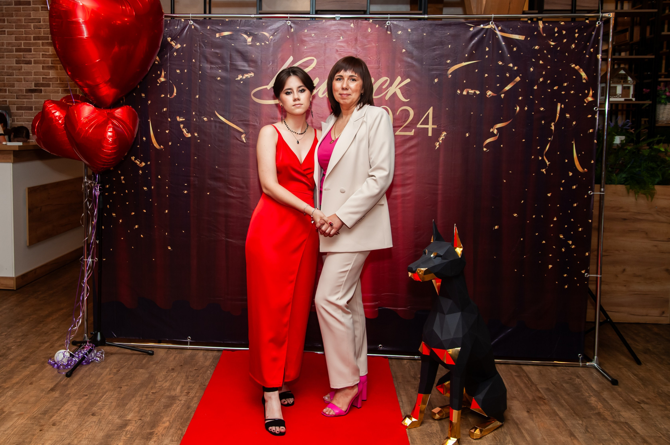 Выпускной МАОУ СОШ № 17 им. Эдуарда Есаяна. Свадебный и семейный фотограф Денис Лукьянов в Краснодаре, Краснодарском крае и Республике Крым