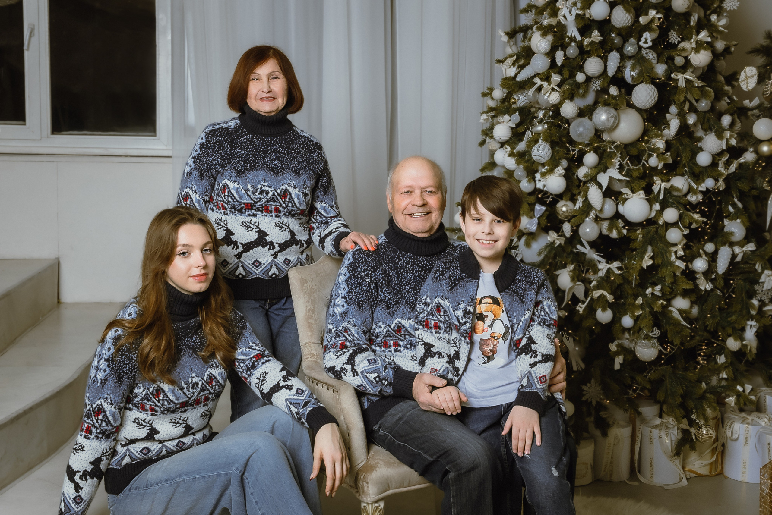 Семейная — 3 поколения. КОНТЕНТ | БРЕНД фотограф Санкт-Петербург — Жанна Олтаржевская