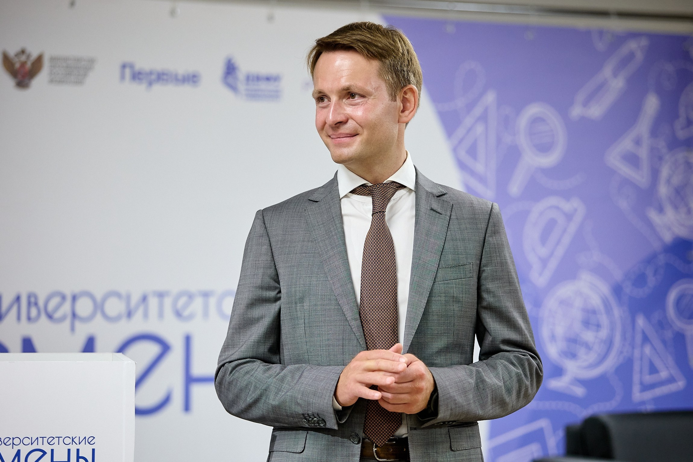 Университетские смены 2025. Репортажный и студийный фотограф во Владивостоке Дударева Софья