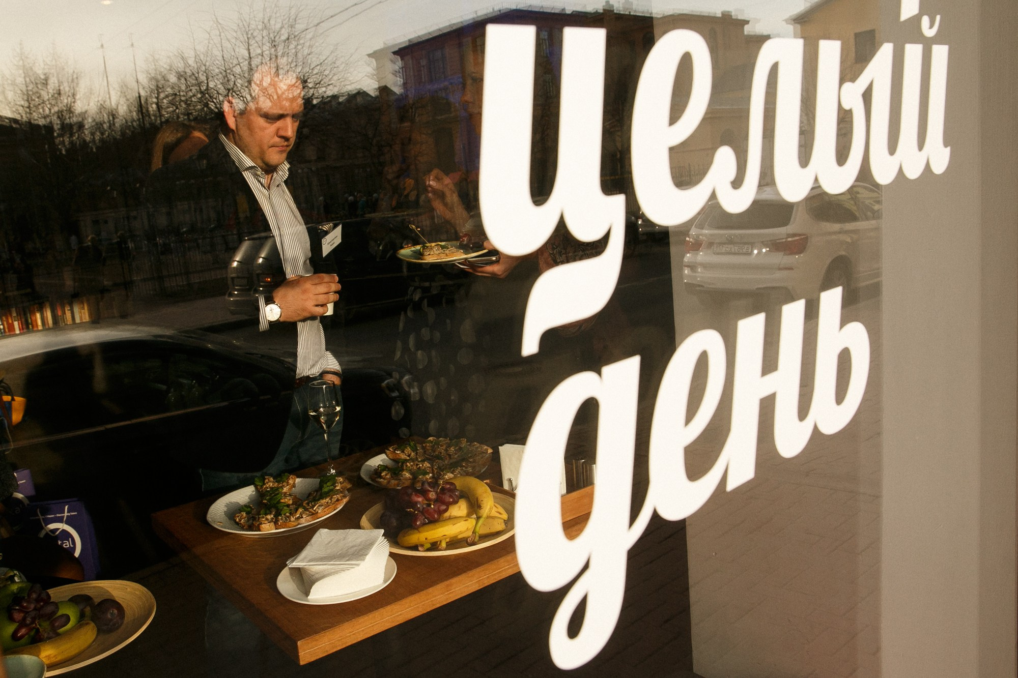 «КНИГИ И КОФЕ». Рабочая сторона — бизнес портрет и репортаж в Санкт-Петербурге