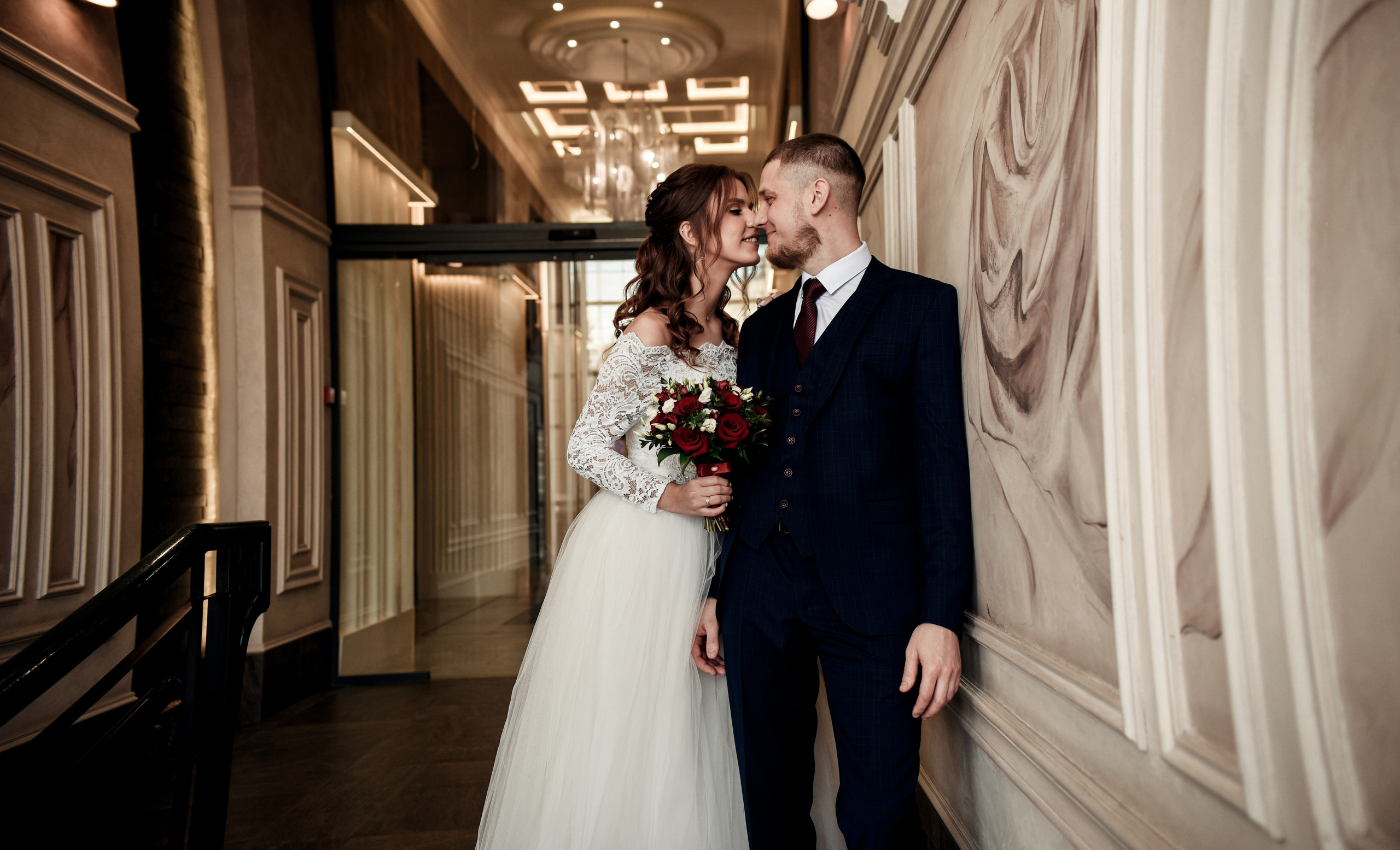 Артем и Кристина (небольшая свадебная серия). Свадебный, семейный, детский, контент фотограф в Омске Максим Ильин