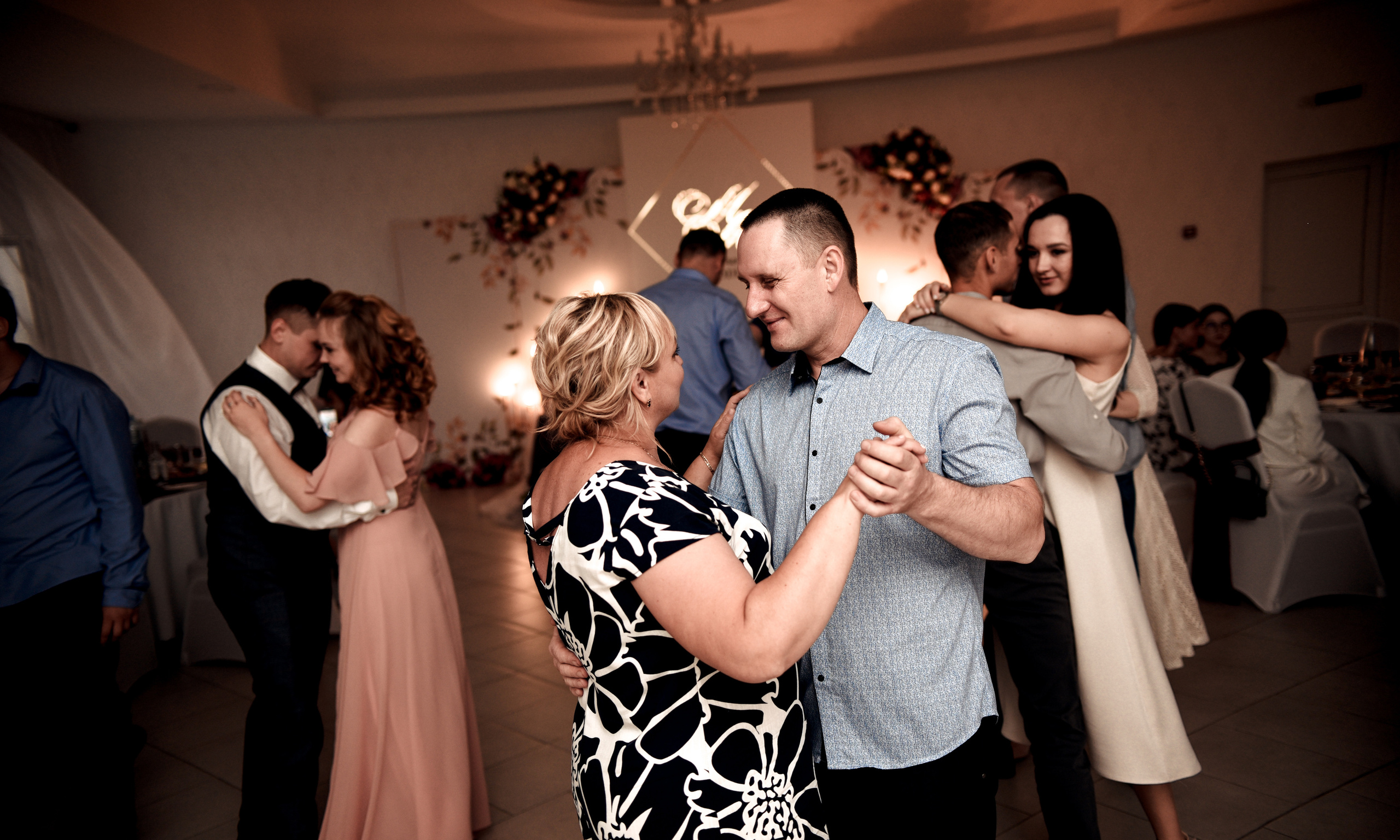 Нежная и романтичная пара Максим и Мария. Свадебный, семейный, детский, контент фотограф в Омске Максим Ильин