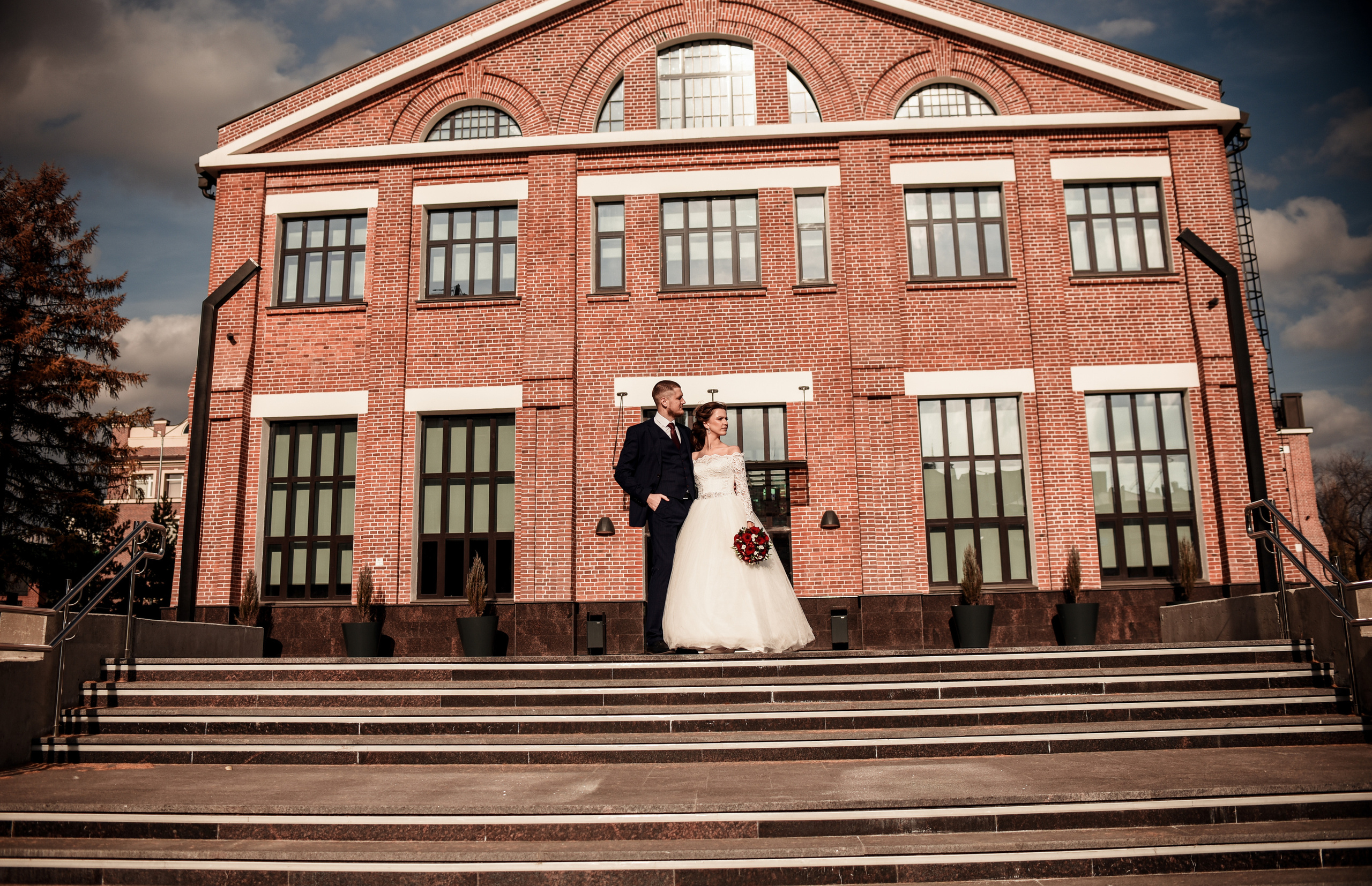 Артем и Кристина (небольшая свадебная серия). Свадебный, семейный, детский, контент фотограф в Омске Максим Ильин