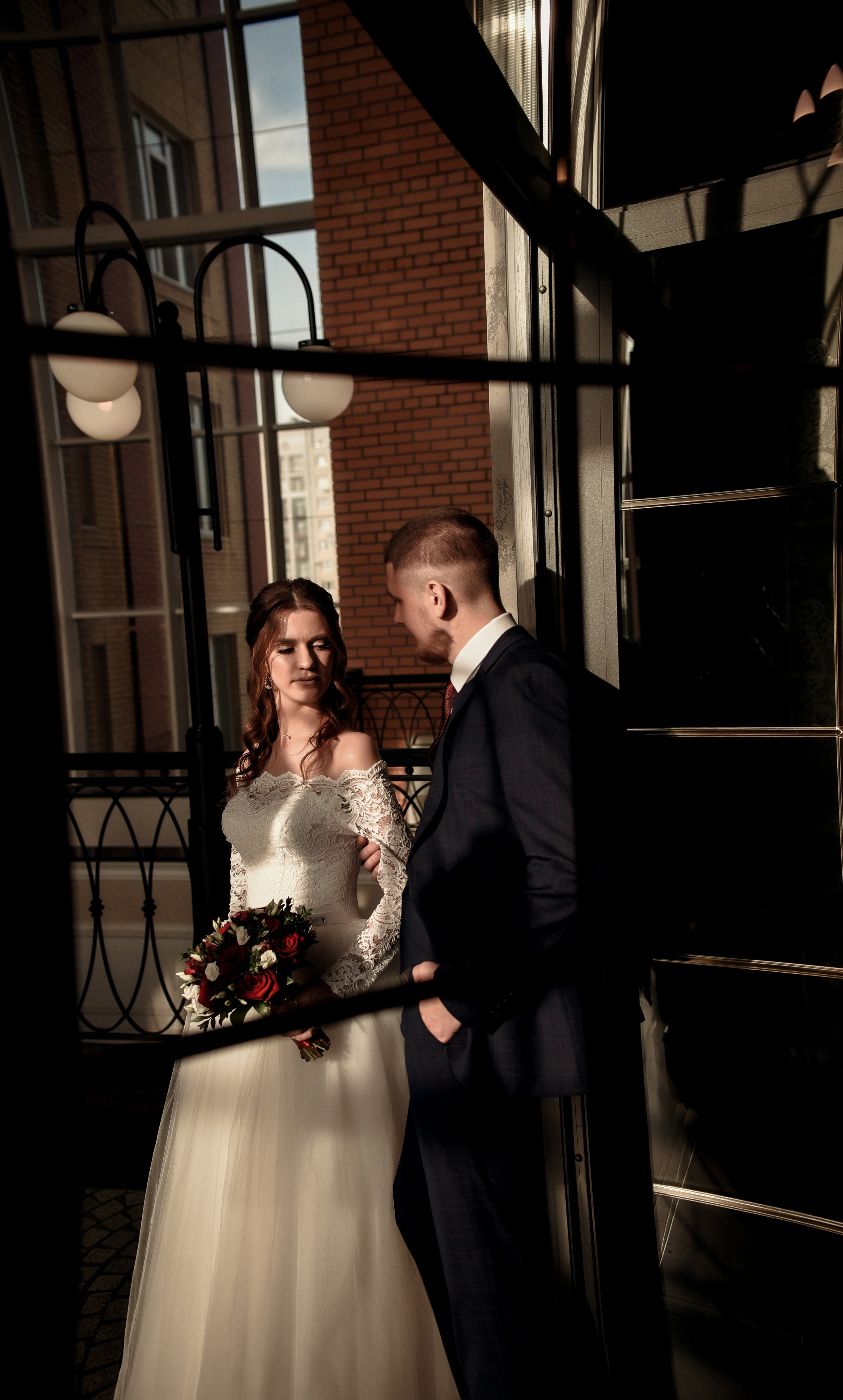 Артем и Кристина (небольшая свадебная серия). Свадебный, семейный, детский, контент фотограф в Омске Максим Ильин