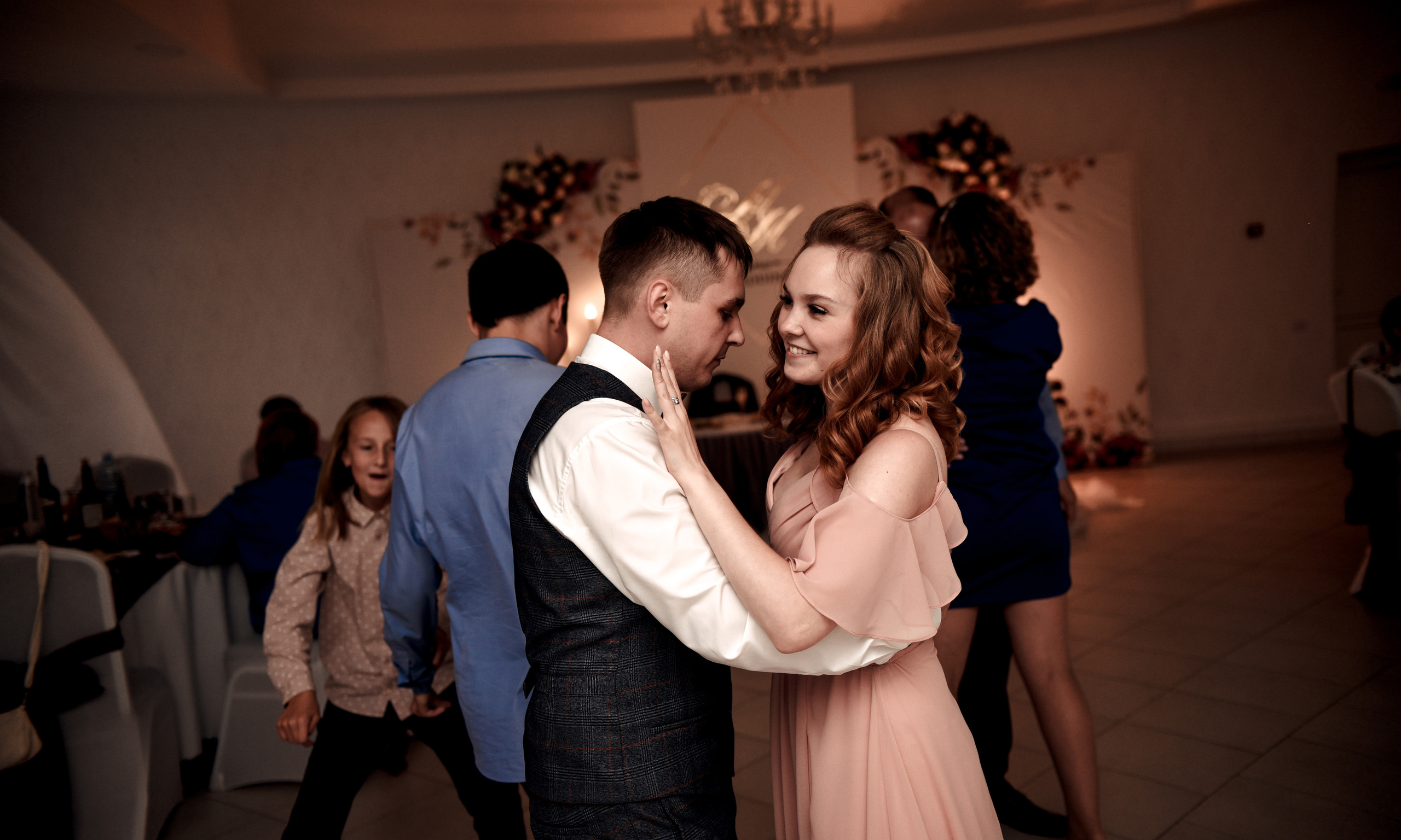 Нежная и романтичная пара Максим и Мария. Свадебный, семейный, детский, контент фотограф в Омске Максим Ильин