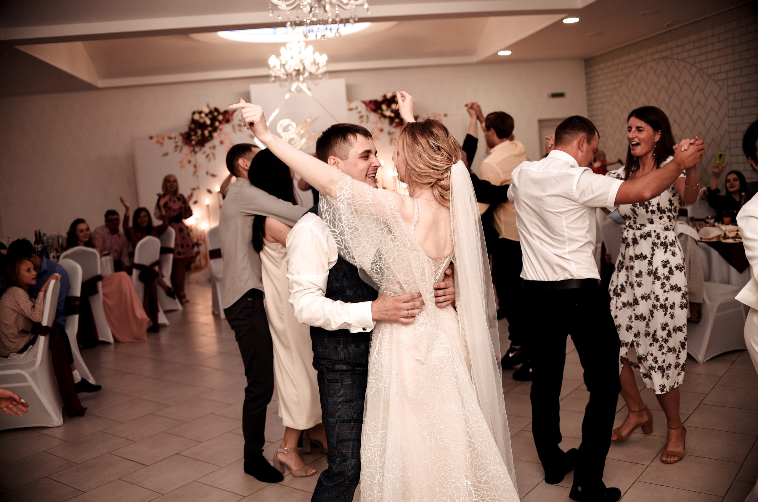 Нежная и романтичная пара Максим и Мария. Свадебный, семейный, детский, контент фотограф в Омске Максим Ильин