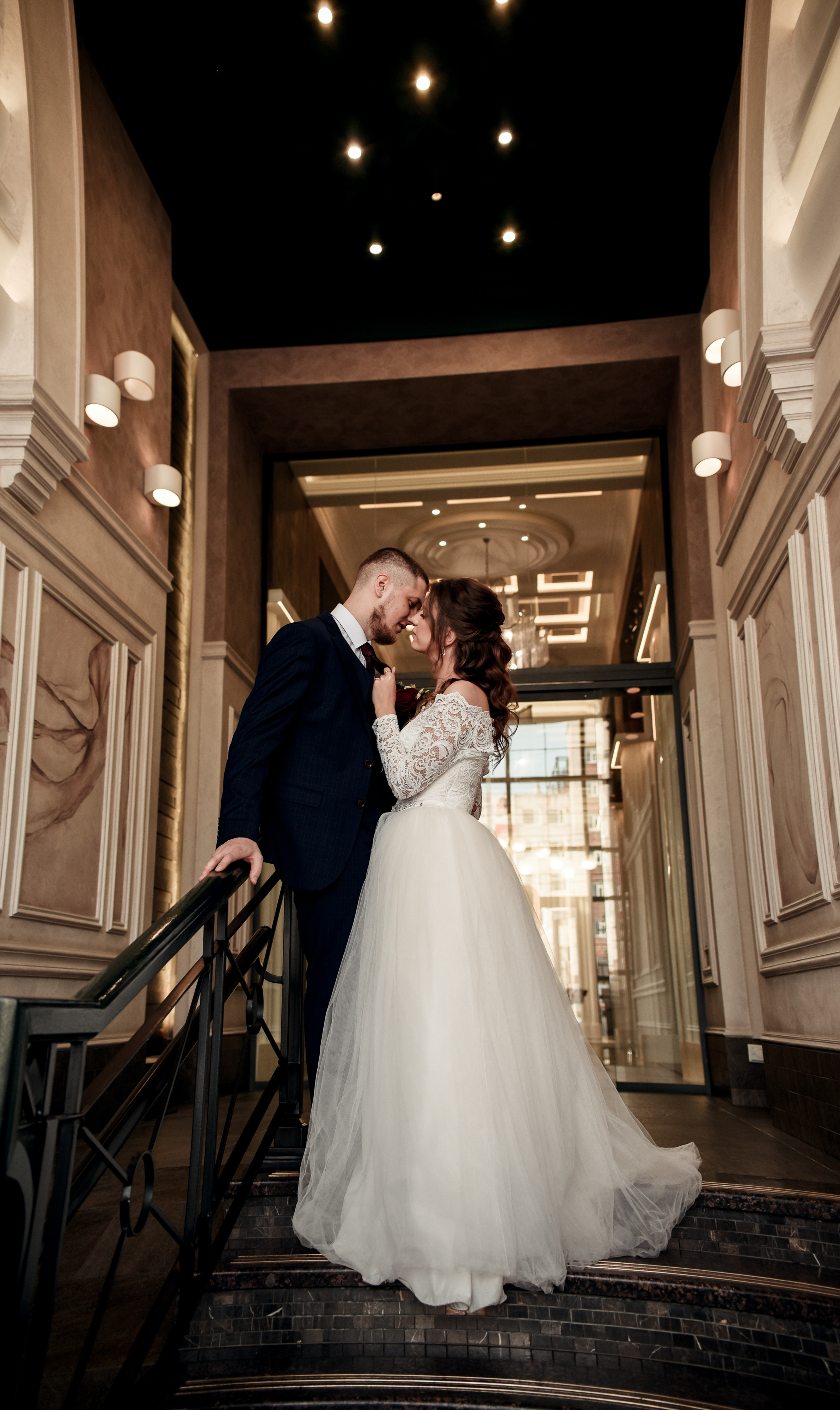 Артем и Кристина (небольшая свадебная серия). Свадебный, семейный, детский, контент фотограф в Омске Максим Ильин