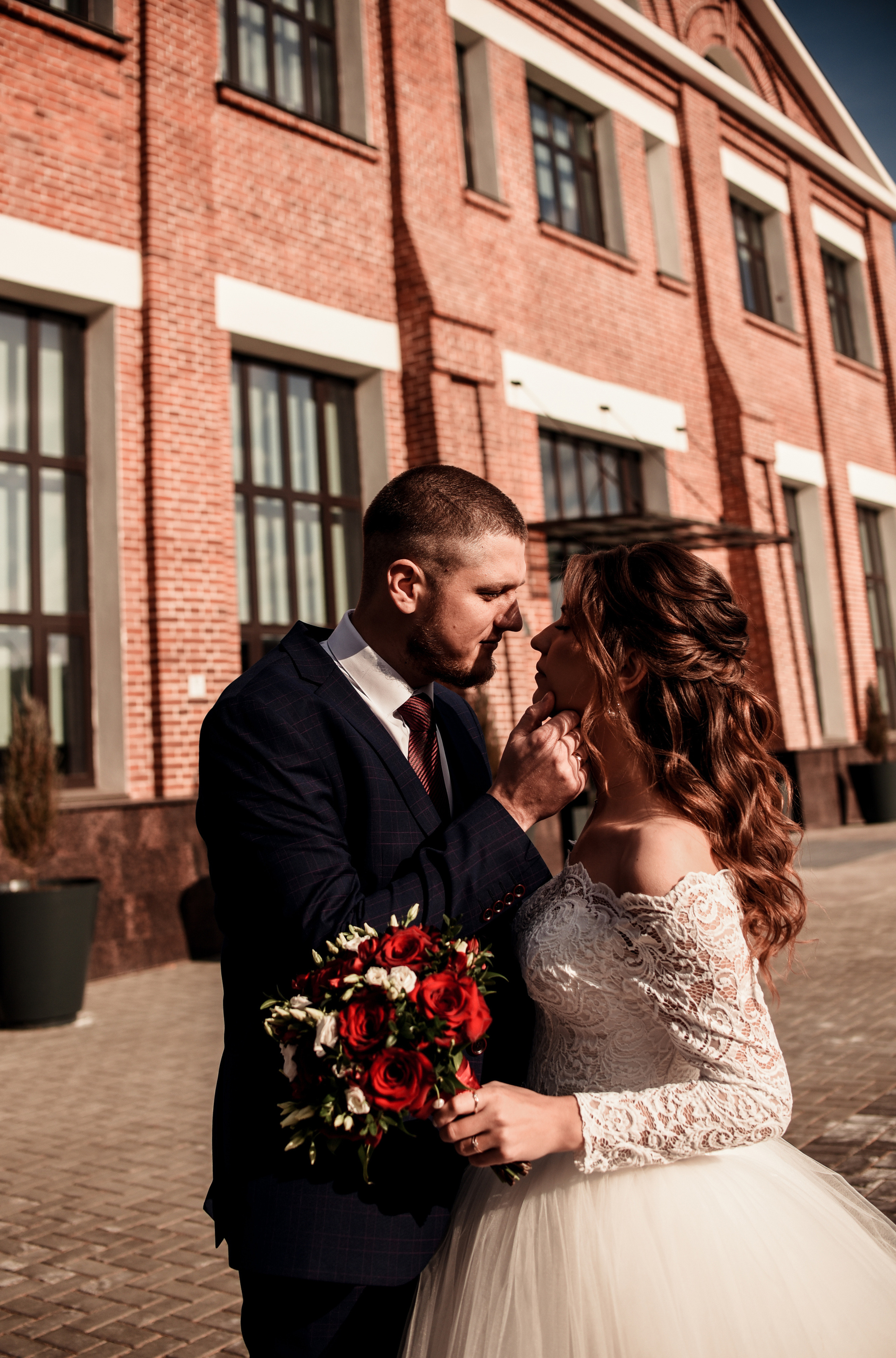 Артем и Кристина (небольшая свадебная серия). Свадебный, семейный, детский, контент фотограф в Омске Максим Ильин