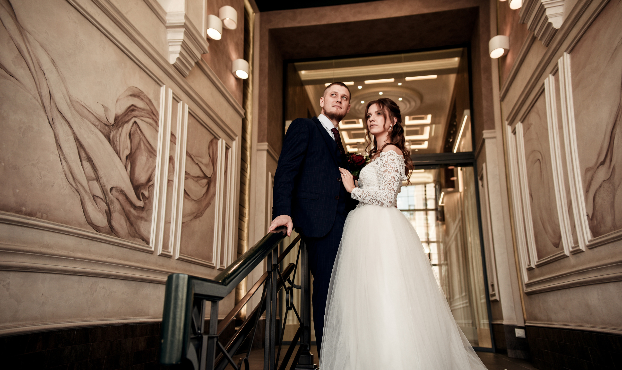 Артем и Кристина (небольшая свадебная серия). Свадебный, семейный, детский, контент фотограф в Омске Максим Ильин