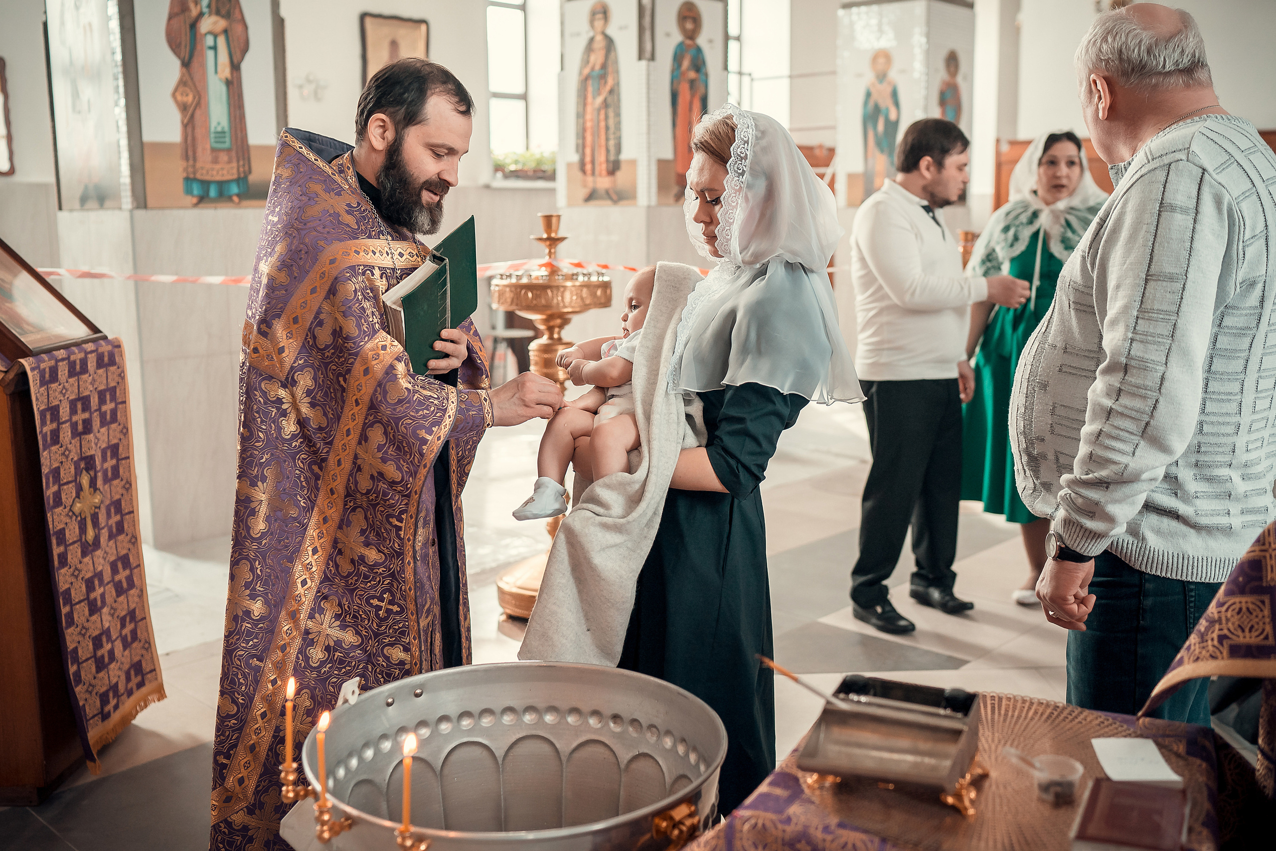 ТАИНСТВО КРЕЩЕНИЯ КСЕНИИ ХРАМ ФЕОДОРА ТИРОНА. Фотограф на Крещение и Венчание в Красноярске Рамазанова Юлия