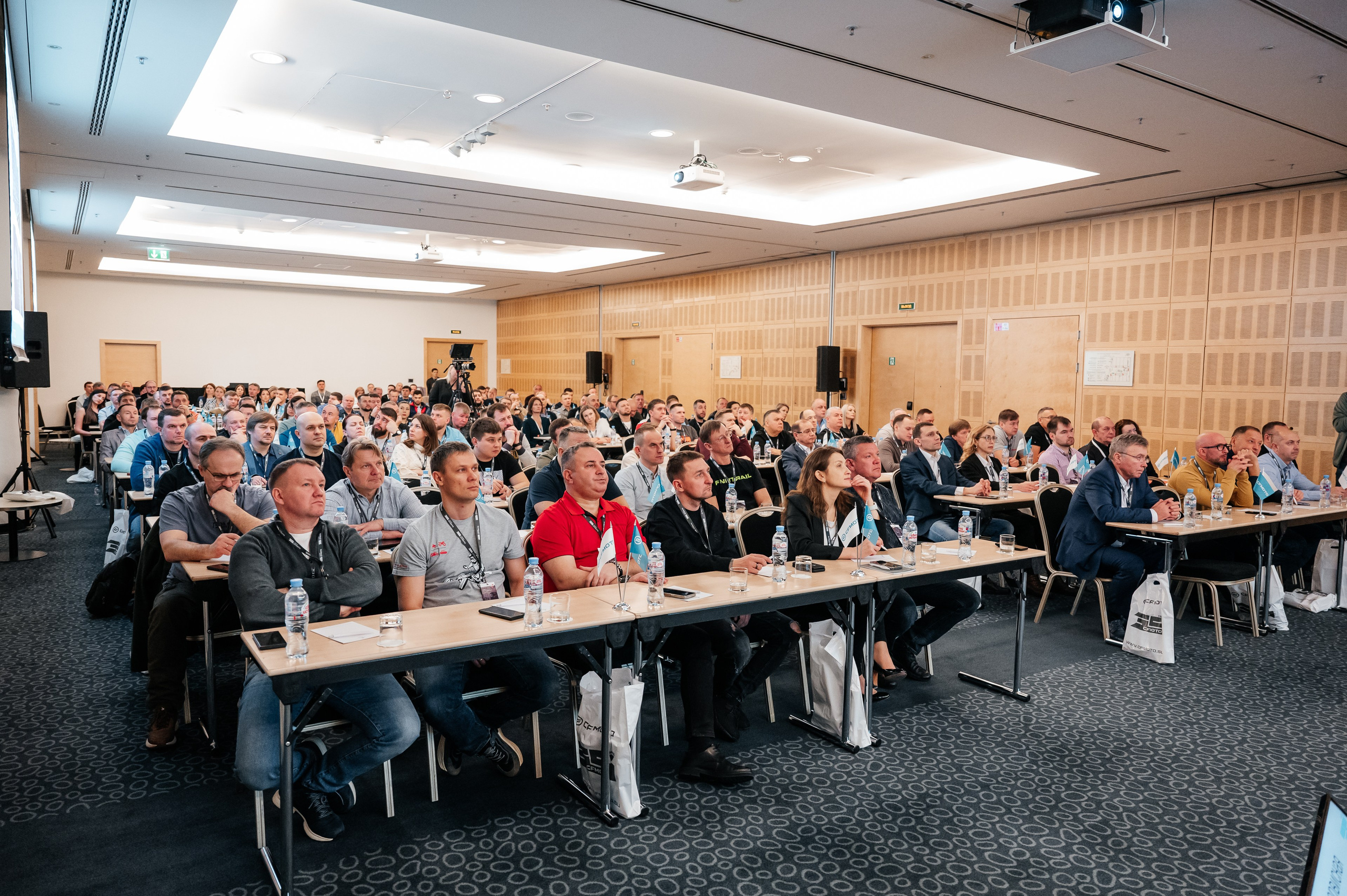 Конференция дилеров. Фотограф Дмитрий Сермяжко