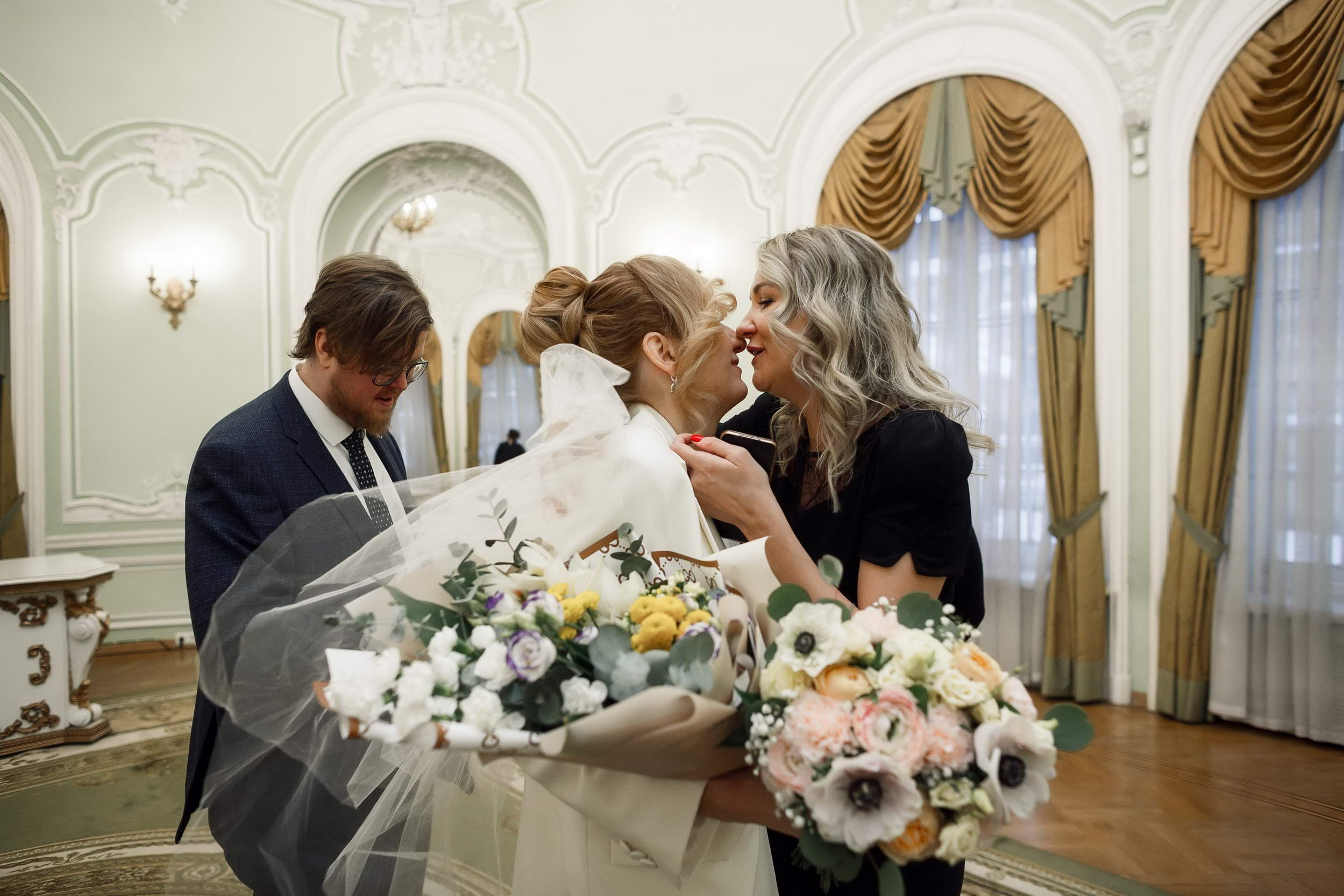 Учимся улыбаться. Свадебный фотограф Игорь Брундасов 8PHOTO на свадьбу венчание загс СПб