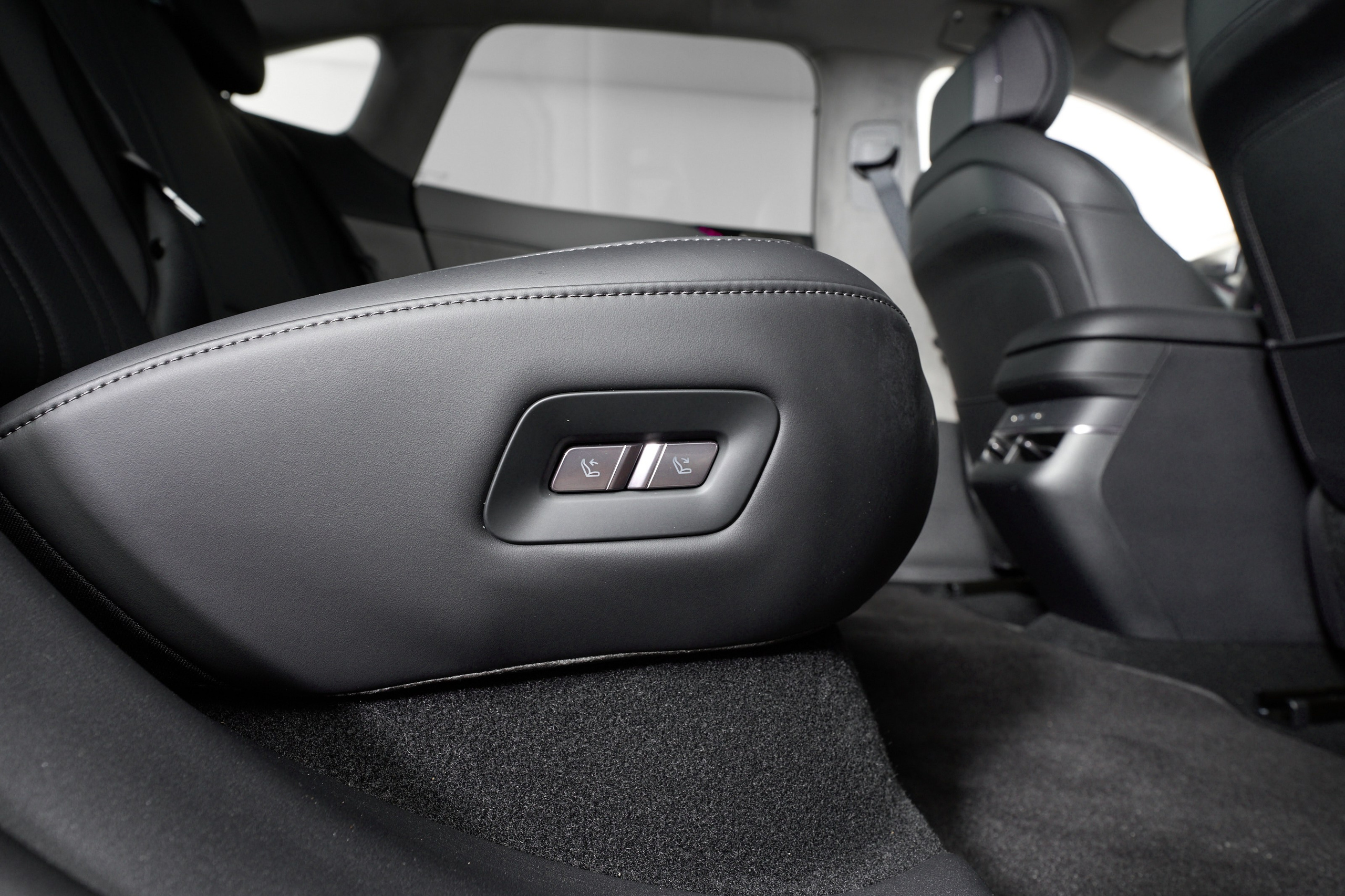 Zeekr 007_2. Фотограф Николай Прокофьев модельные тесты в Москве