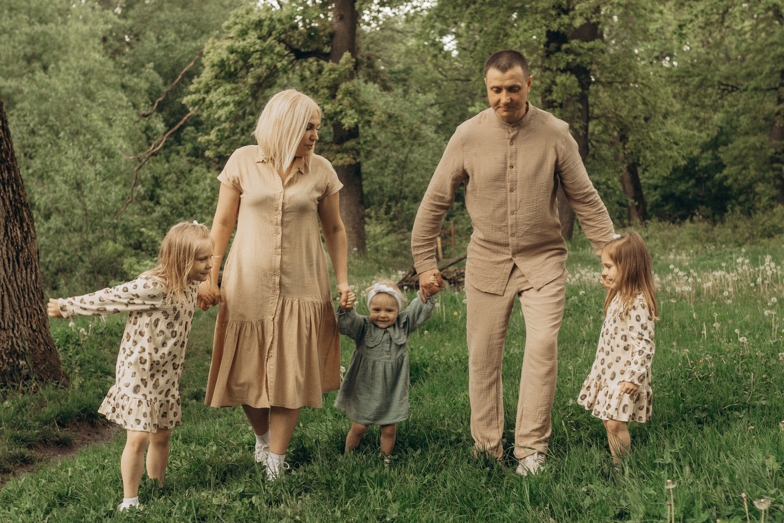 Фотосессия под летним дождем с Алексеем, Юлией и их доченьками. Фотограф в Ставрополе Svetlana Matveeva