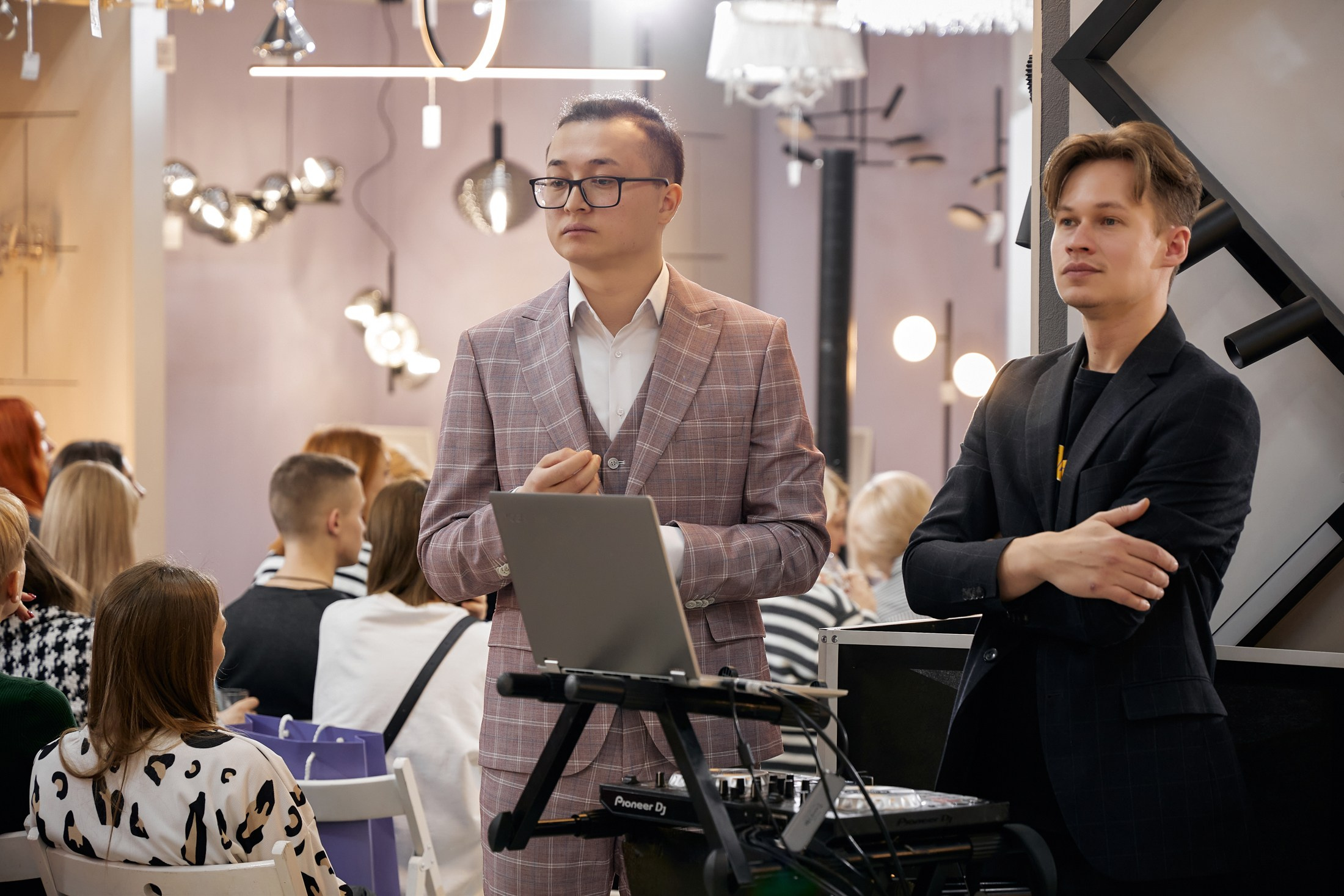 Конференция Светолок. Свадебный репортажный и фуд фотограф в Барнауле Гайфулин Виталий