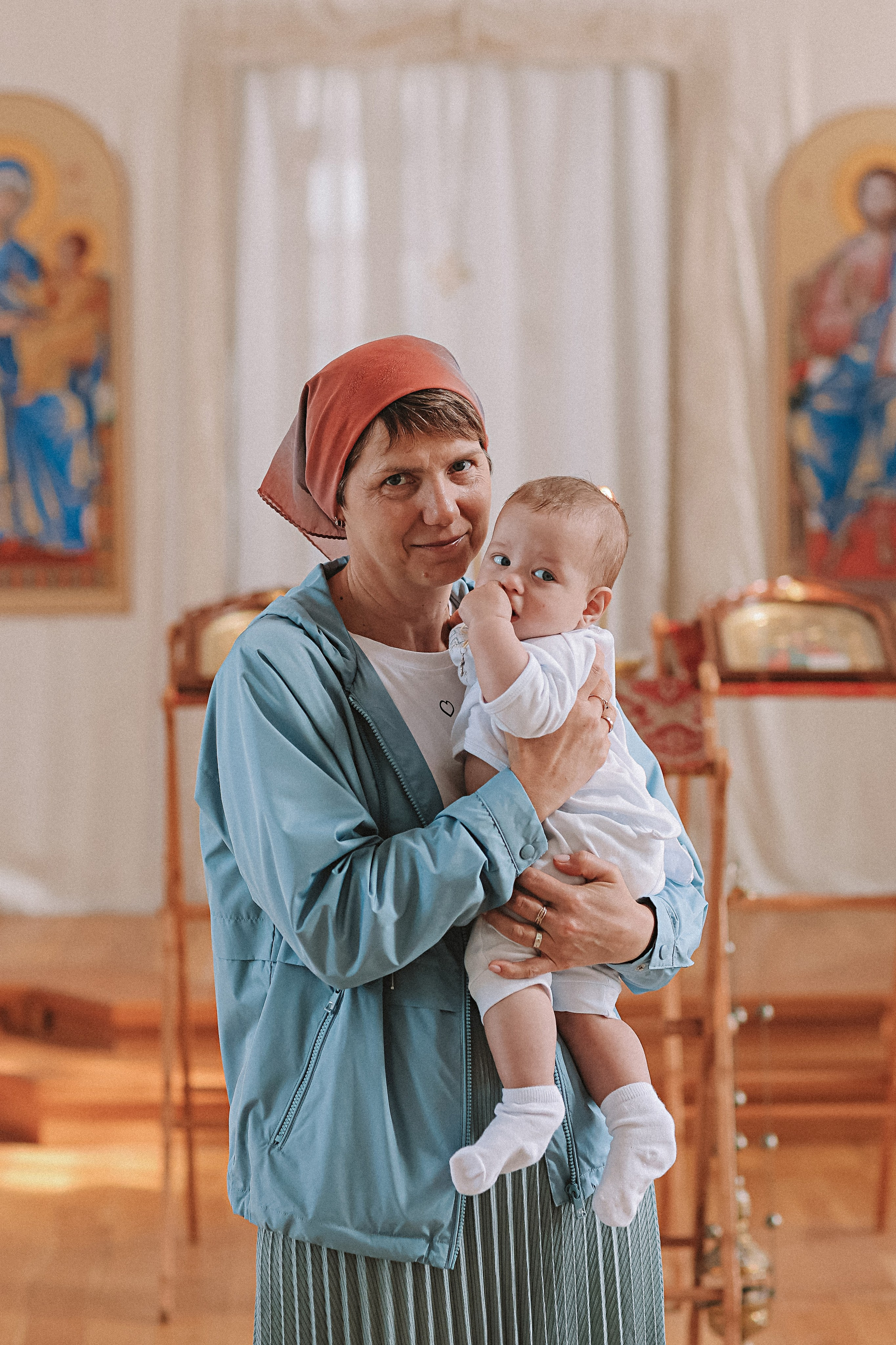 Крещение церковь около моста влюбленных. Семейный фотограф Тюмень, фотограф на роды Салмина Мария