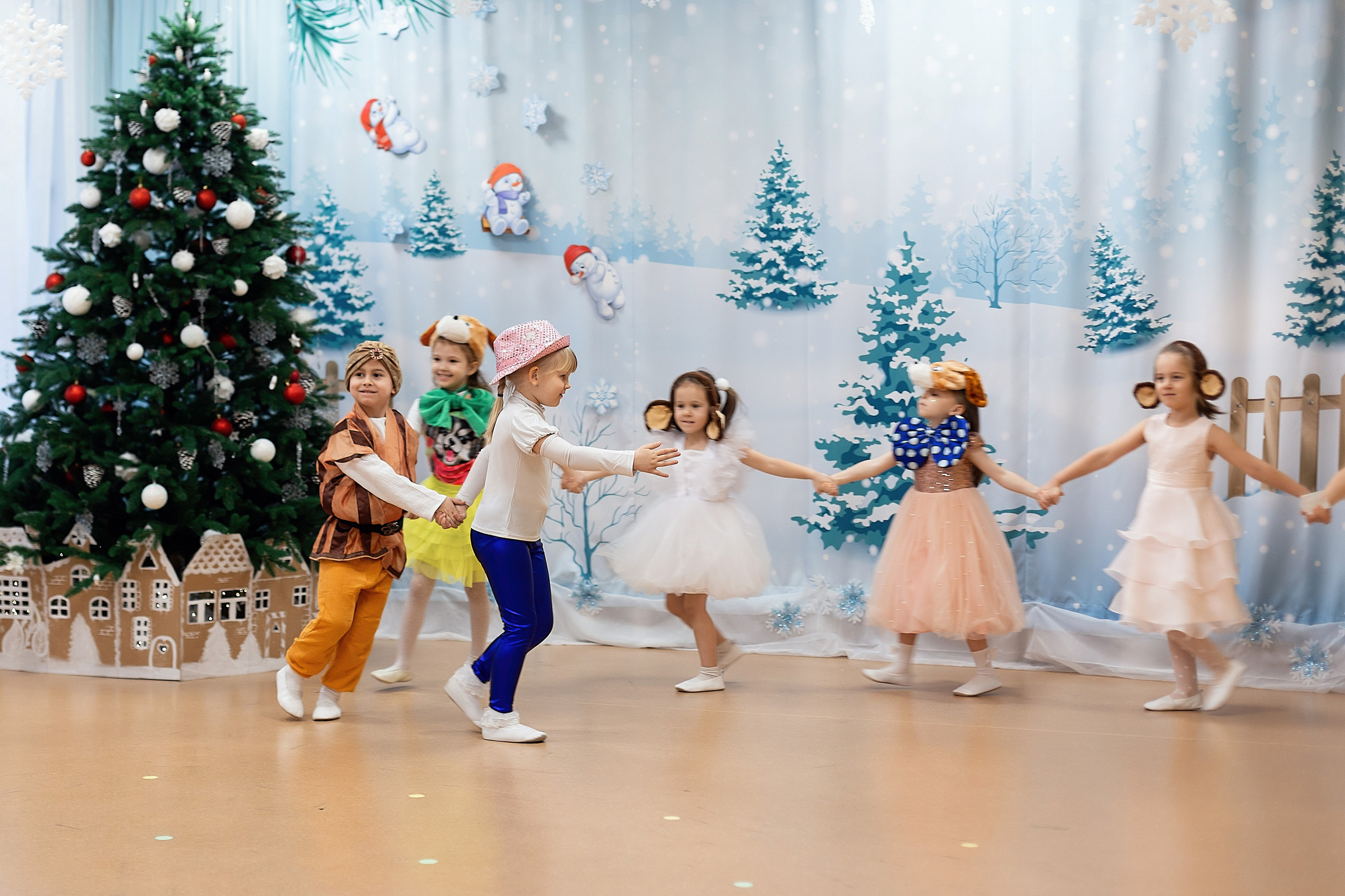 Утренник_"Веселый балаганчик» 2024. Семейный фотограф в Санкт-Петербурге