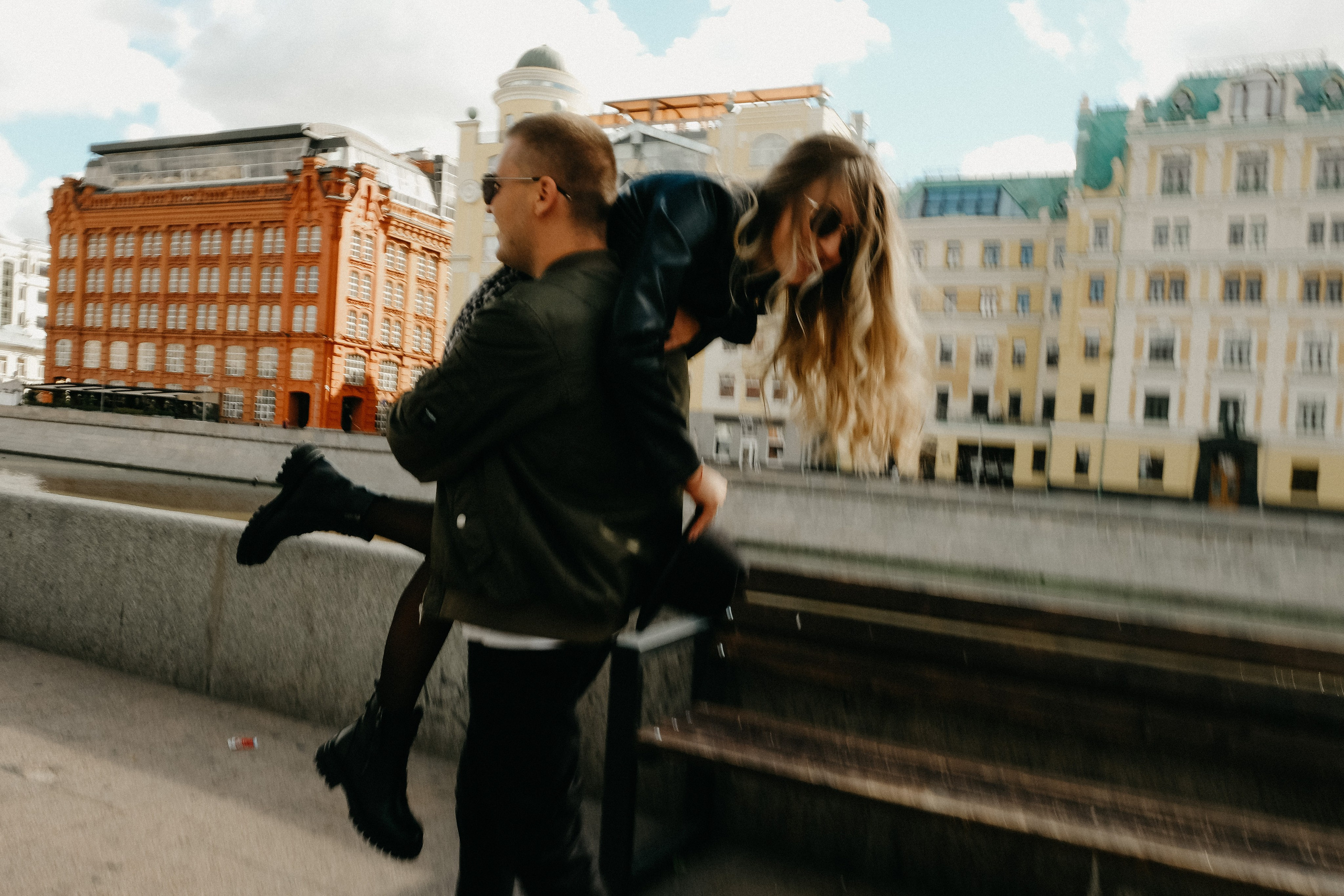 Солнце на Красном Октябре. Свадебный фотограф Александра Тюлякова