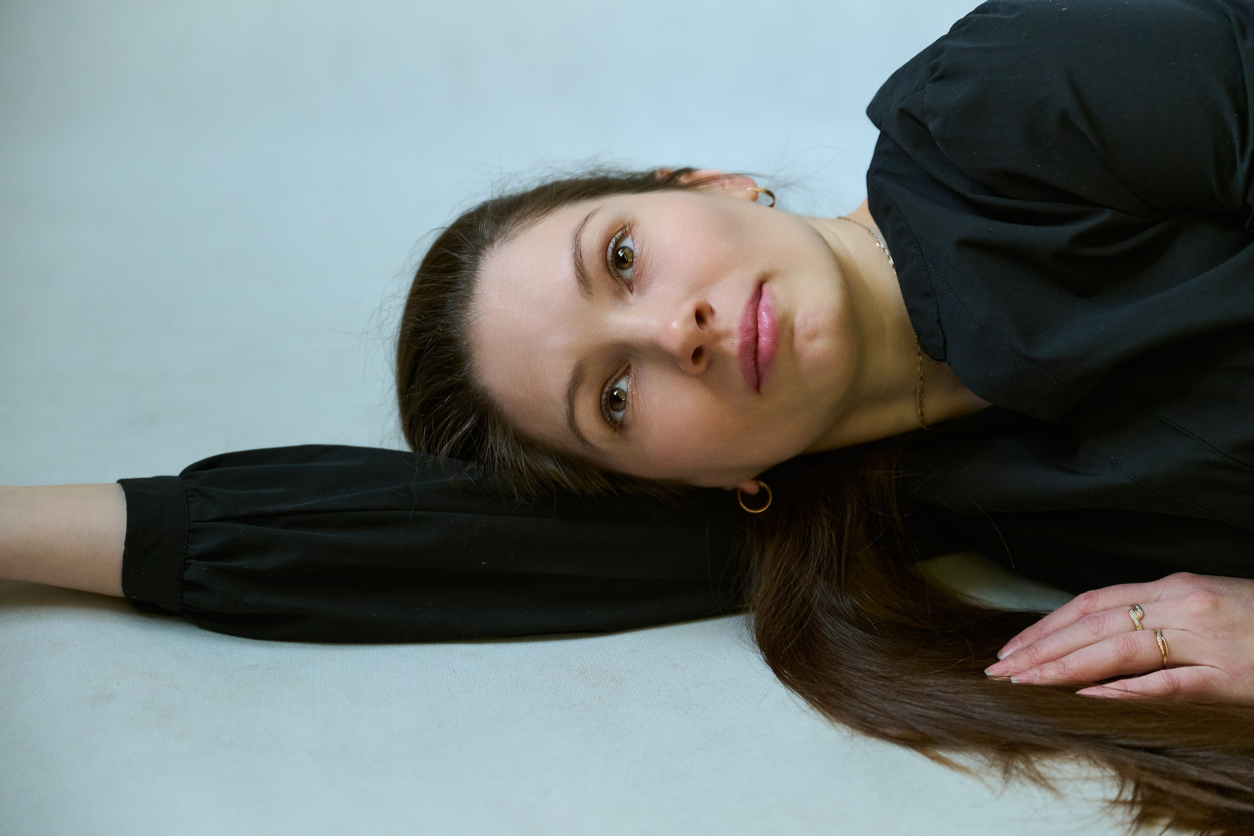 Анастасия. Тихая женская фотография — съёмка без ролей и позирования, где важнее состояние, чем образ