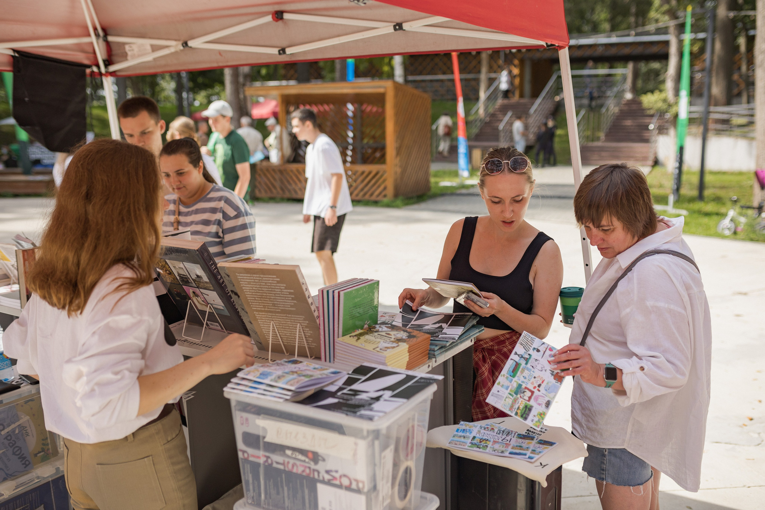 Книжный фестиваль «Смены» в Выксе 2024. Фотограф городских и семейных событий Артем Карпухин