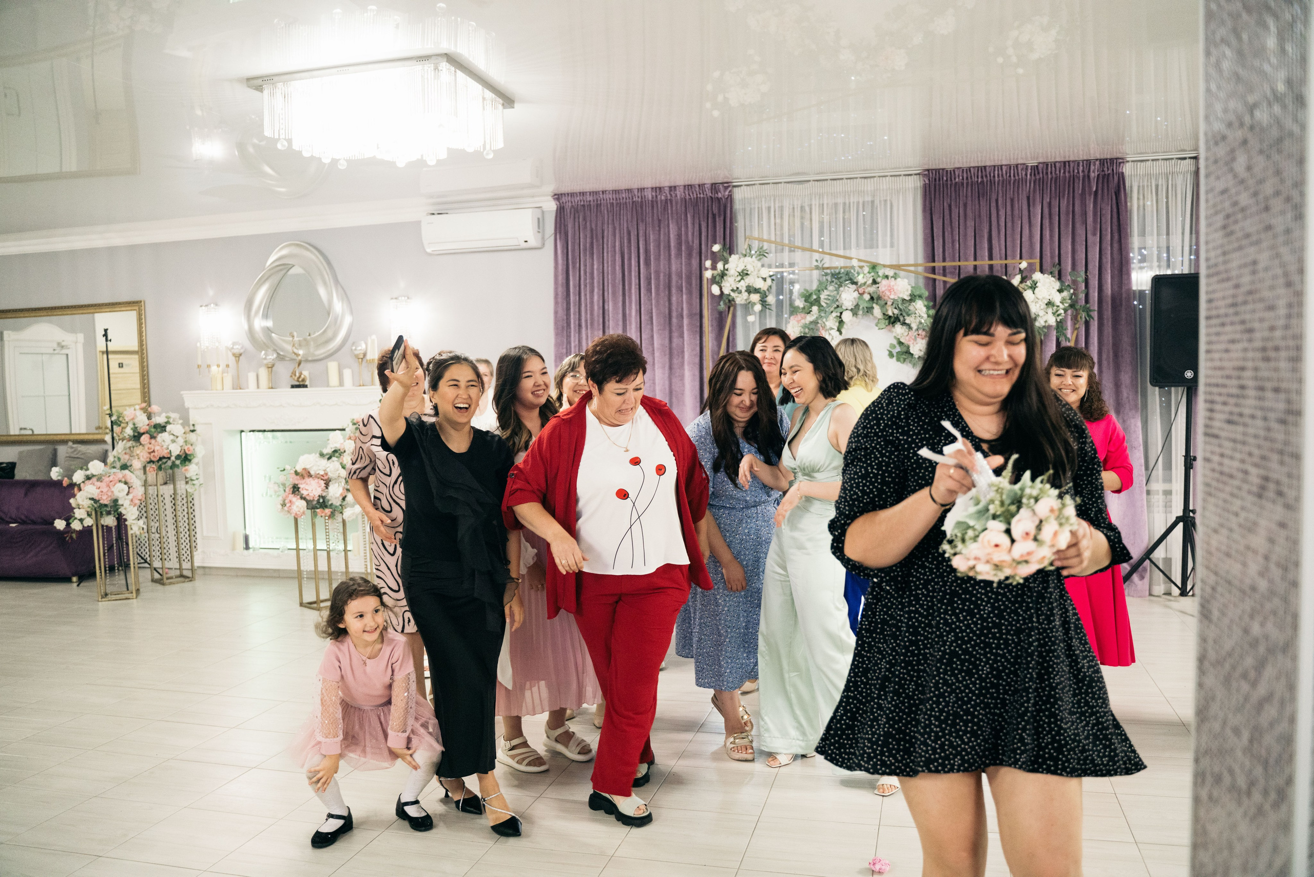 Ильнур и Динара. Свадебный день. Отбор. Кафе Ля делис. Семейный и свадебный фотограф Молодзяновская Елена