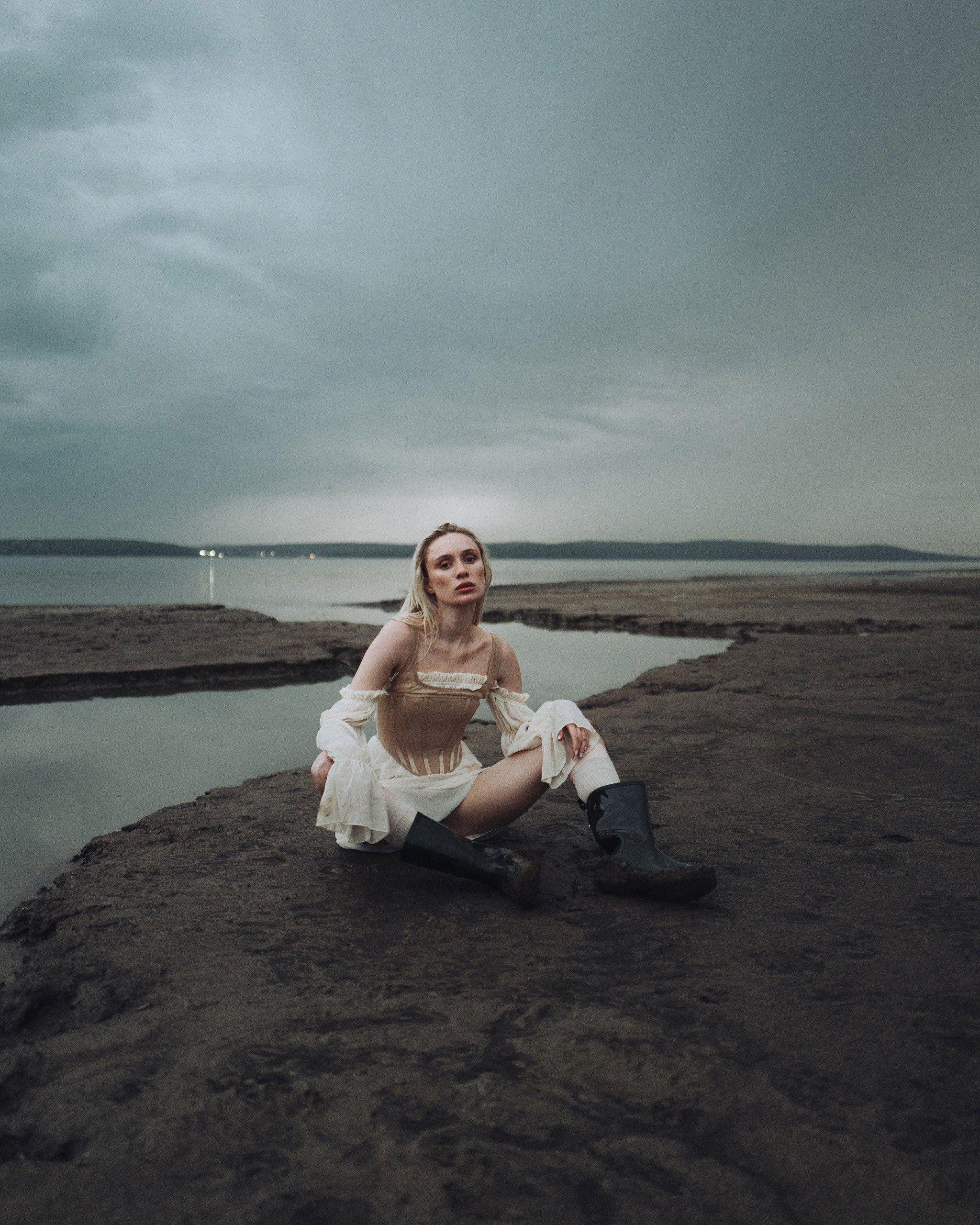 Даша «Сухой берег». Никита Линейцев — индивидуальный портретный фотограф в Москве и Иркутске