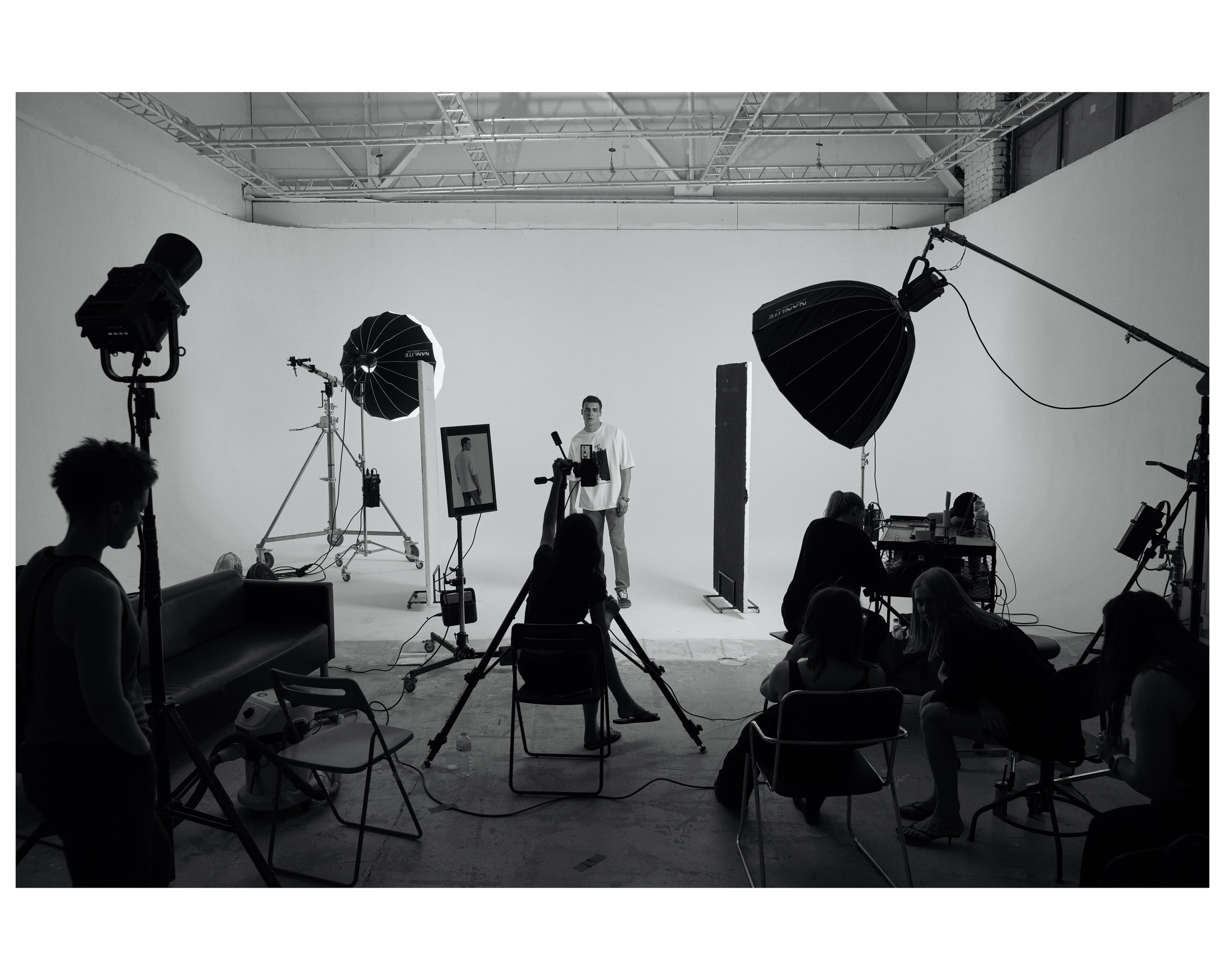 PAVILION 25. ANNA — PHOTOGRAPHER