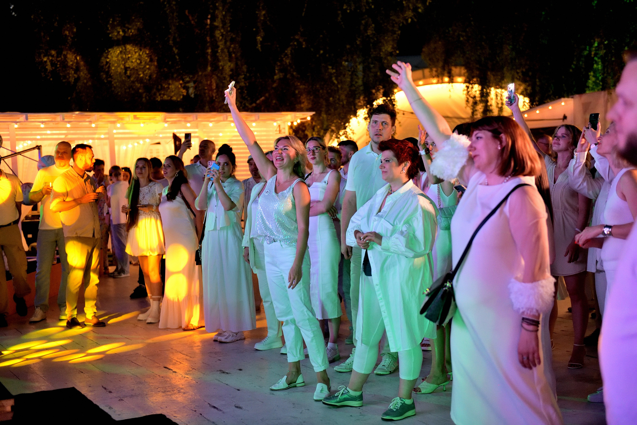 "Аудитория увлеченно поет под песни любимой группы".