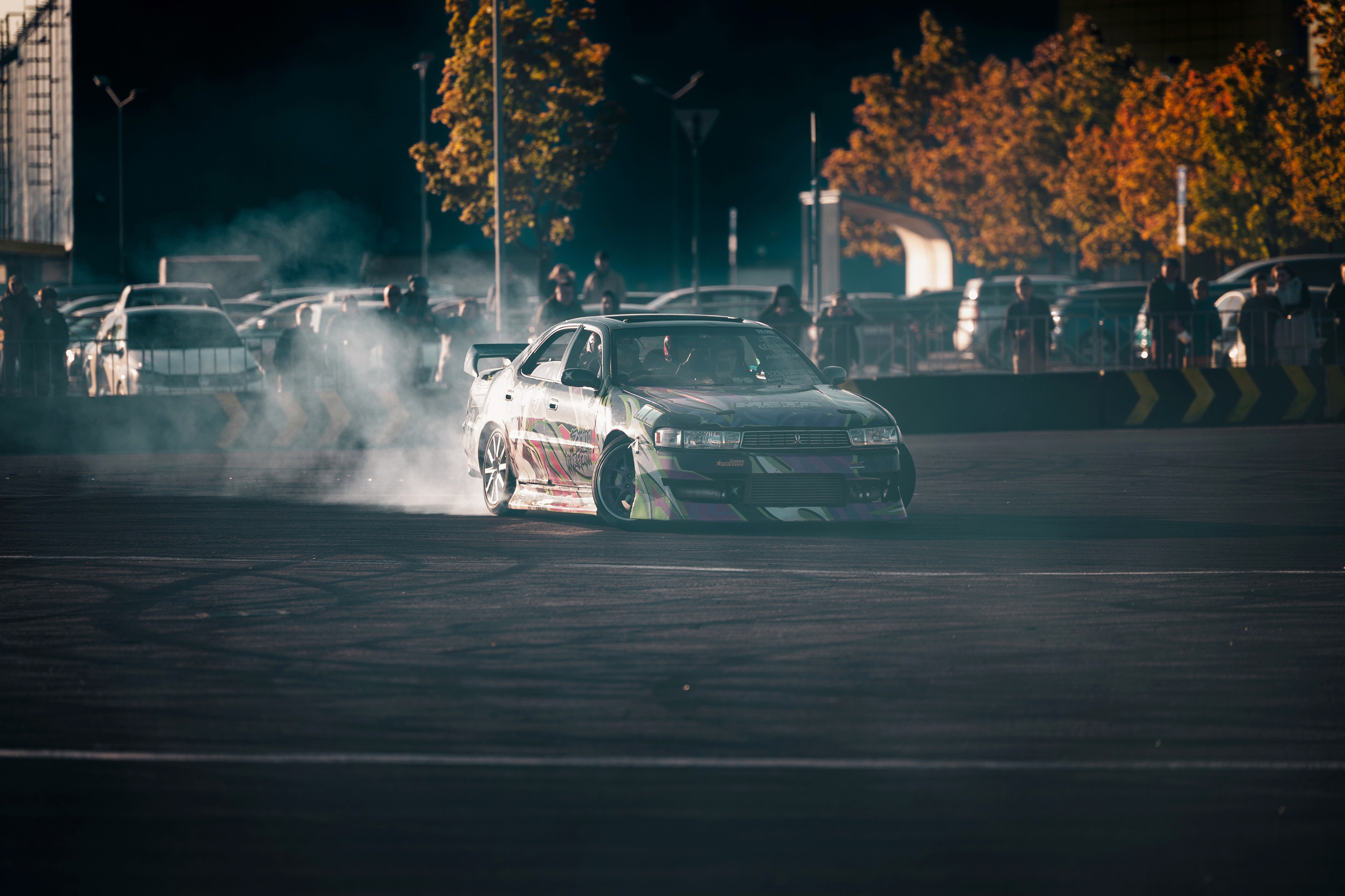 Фотографии закрытия сезона 2025 VibeSide — дрифт и автошоу у МЕГА Дыбенко, Санкт-Петербург