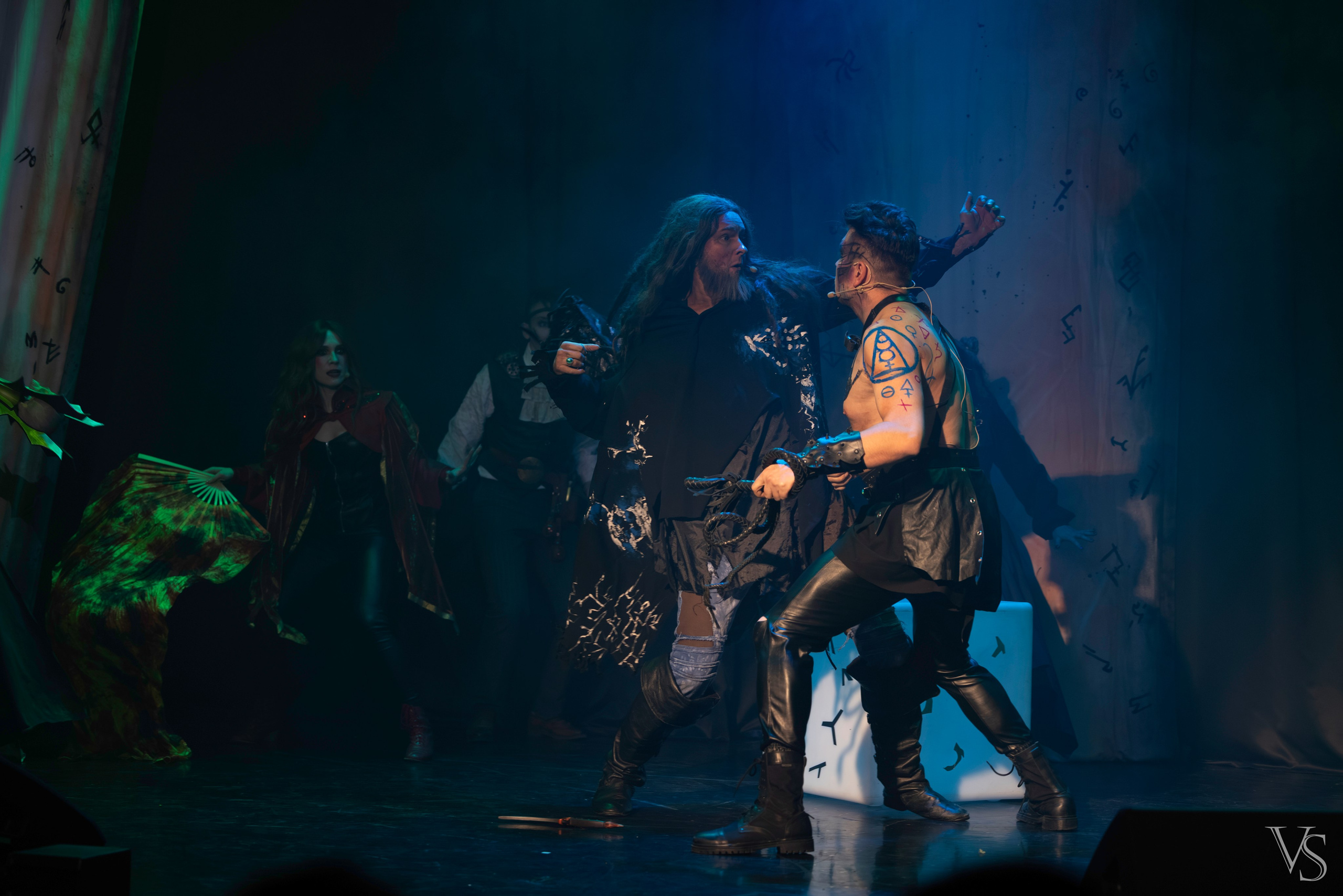 Книга стихий 25.01. Фотограф Виктор Степанов