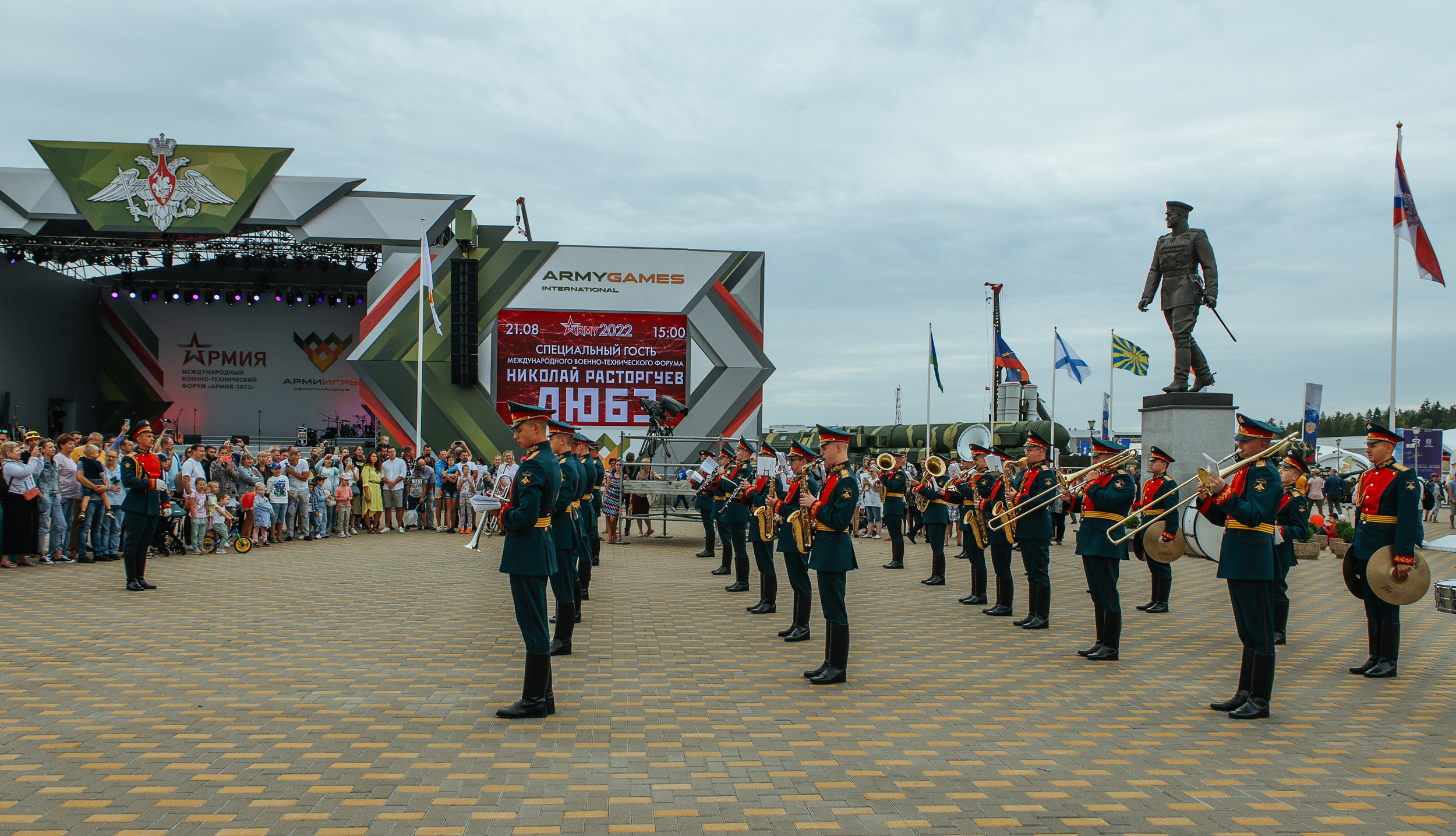 ARMY2022. Репортажный, архитектурный, театральный и файн-арт фотограф Лена Мельникова в Москве