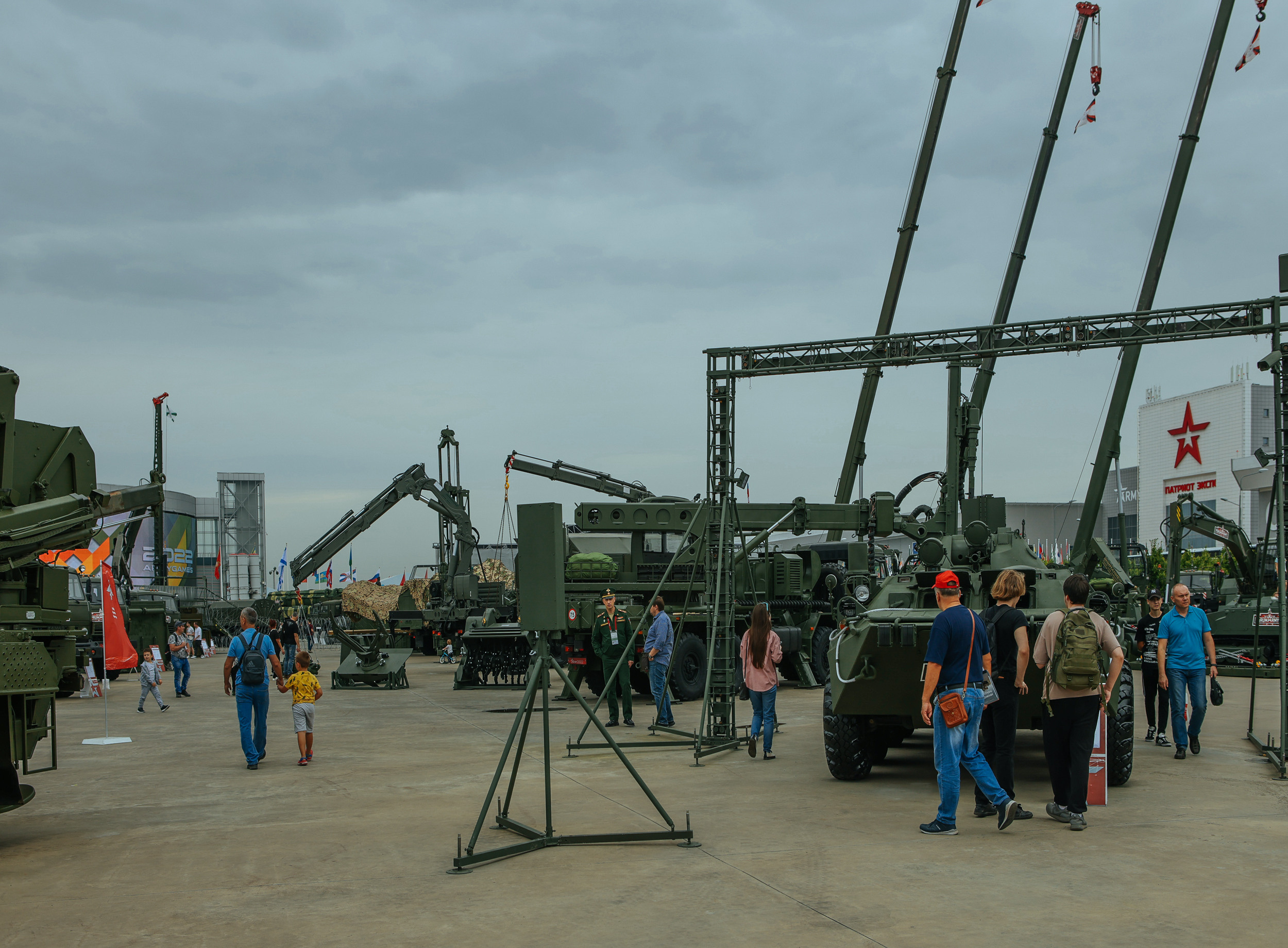 ARMY2022. Репортажный, архитектурный, театральный и файн-арт фотограф Лена Мельникова в Москве