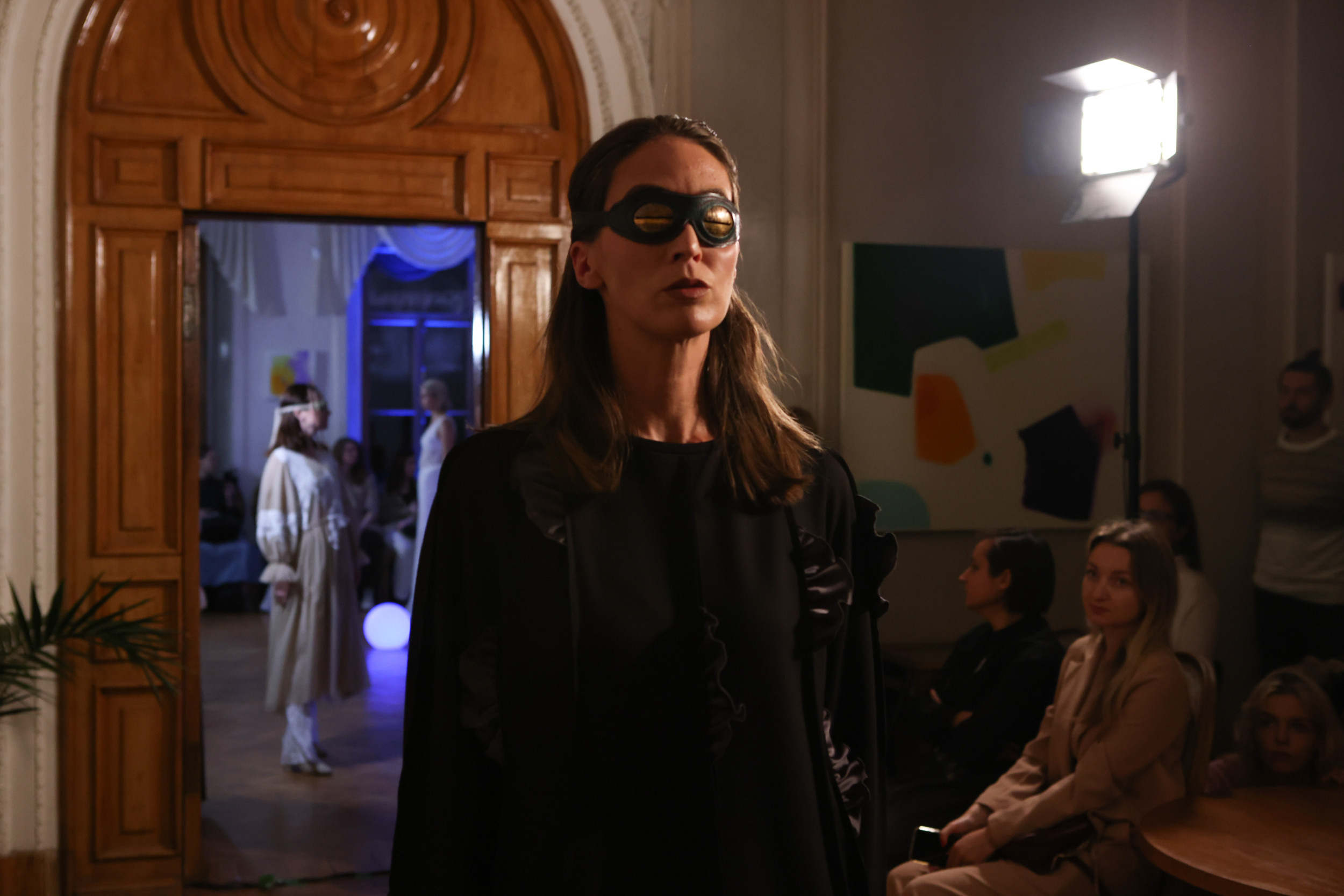 Модный показ в библиотеке им. Пушкина. Репортажный, архитектурный, театральный и файн-арт фотограф Лена Мельникова в Москве