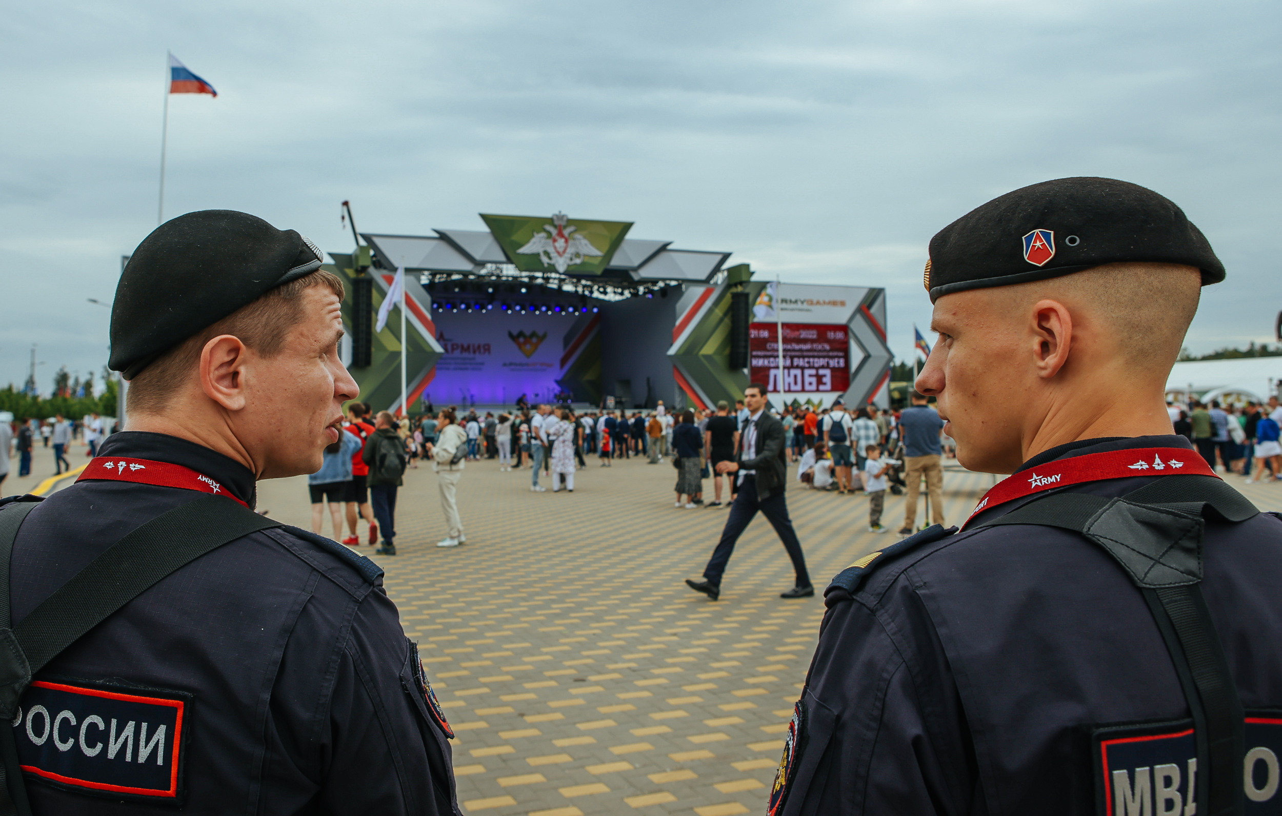 ARMY2022. Репортажный, архитектурный, театральный и файн-арт фотограф Лена Мельникова в Москве