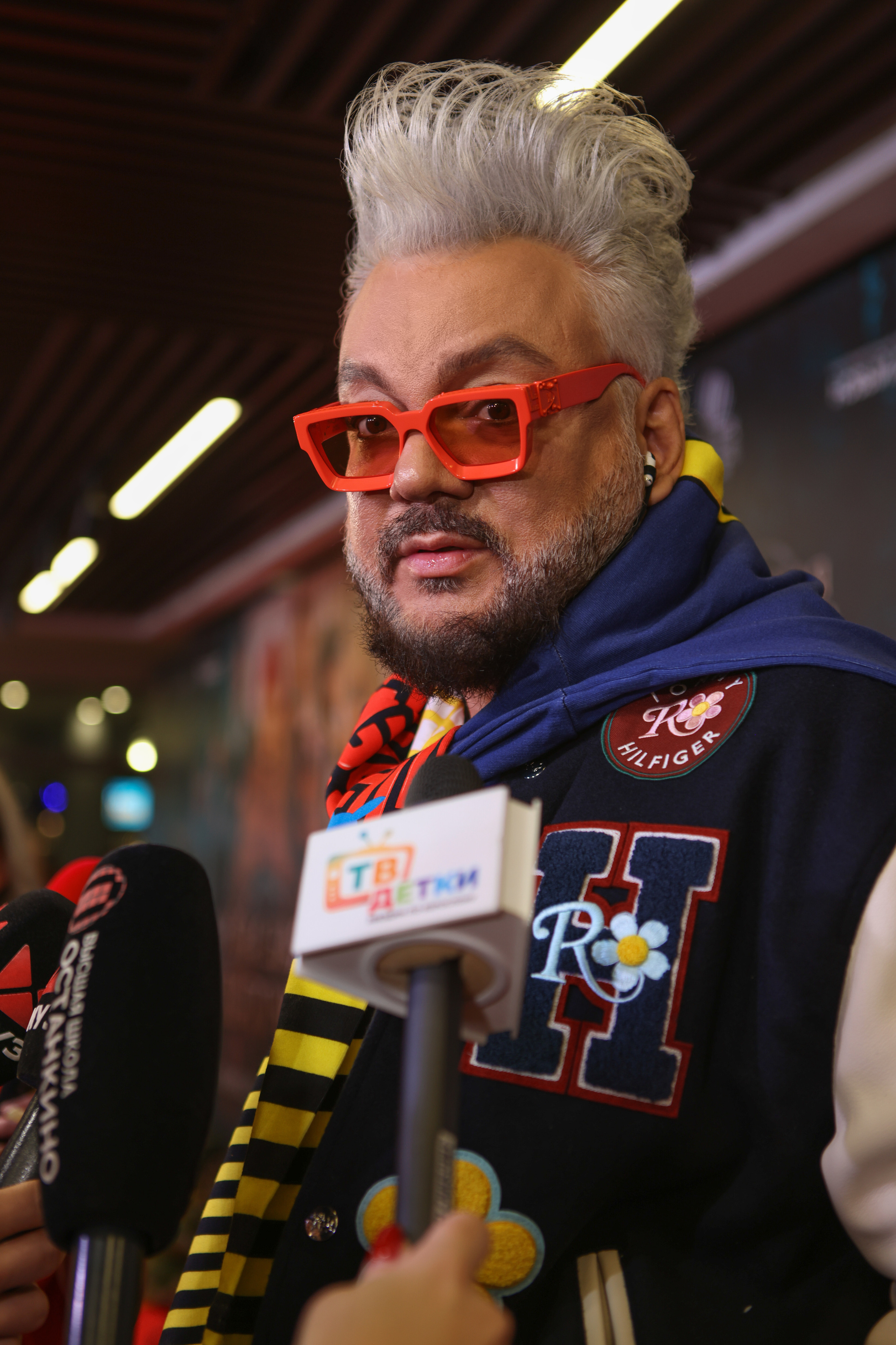 Премьера «Красной шапочки"в Октябре (красная дорожка). Reportage, architectural, fine art photographer Lena Melnikova in Moscow