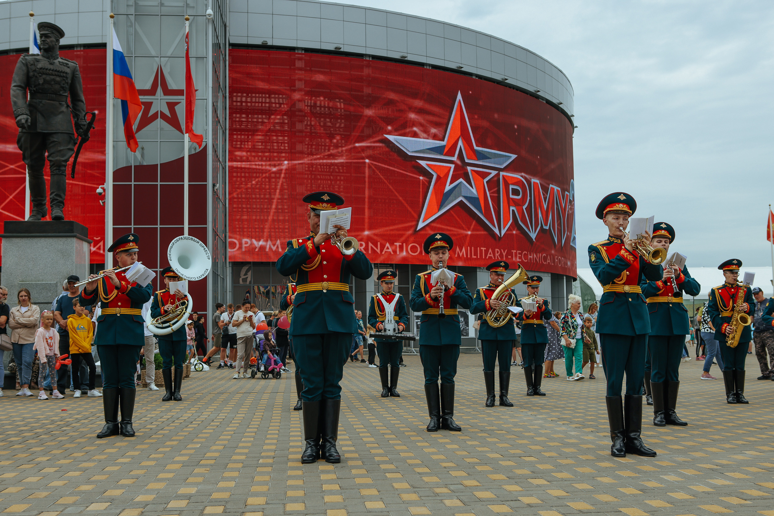 ARMY2022. Репортажный, архитектурный, театральный и файн-арт фотограф Лена Мельникова в Москве