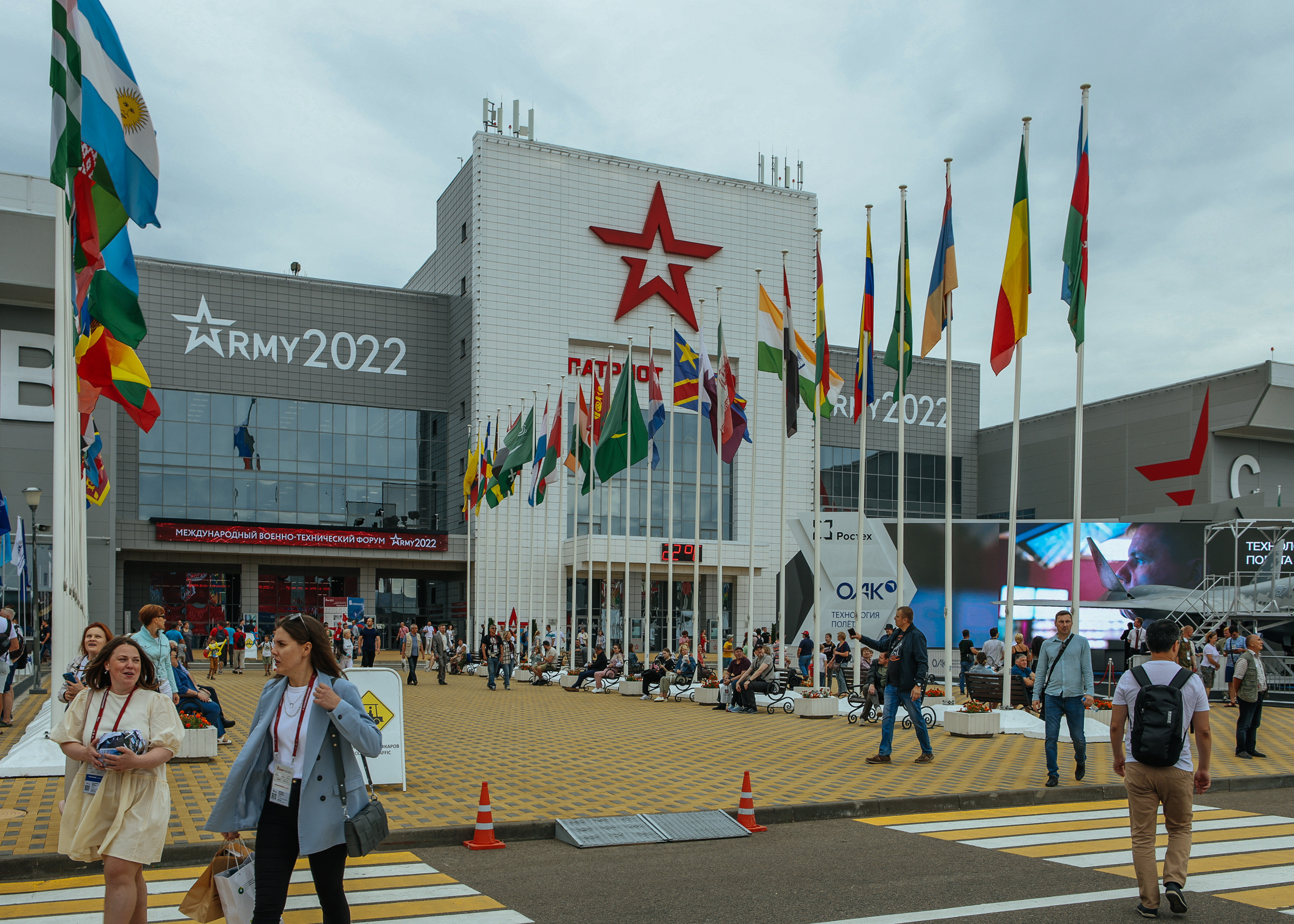 ARMY2022. Репортажный, архитектурный, театральный и файн-арт фотограф Лена Мельникова в Москве