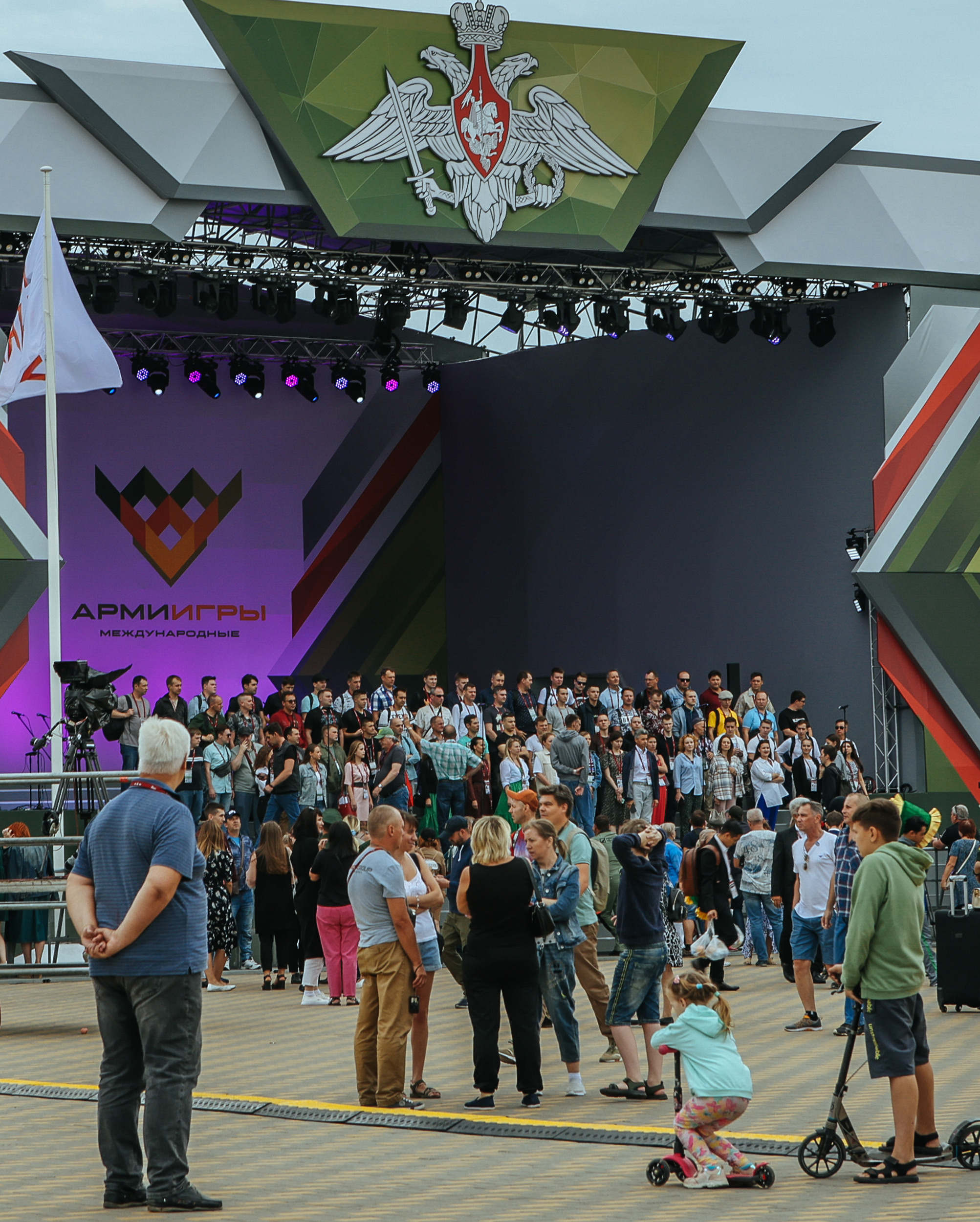 ARMY2022. Репортажный, архитектурный, театральный и файн-арт фотограф Лена Мельникова в Москве