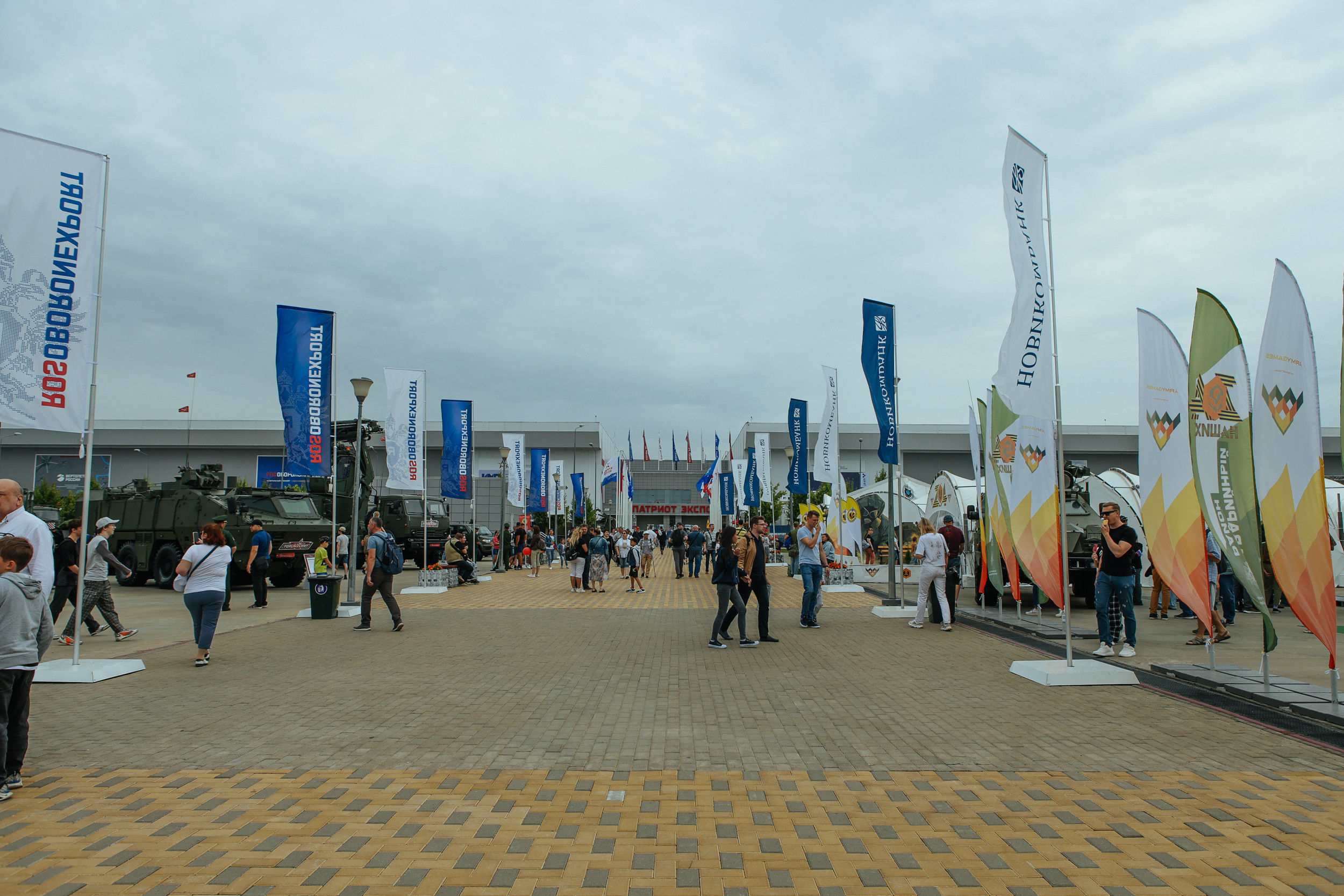 ARMY2022. Репортажный, архитектурный, театральный и файн-арт фотограф Лена Мельникова в Москве