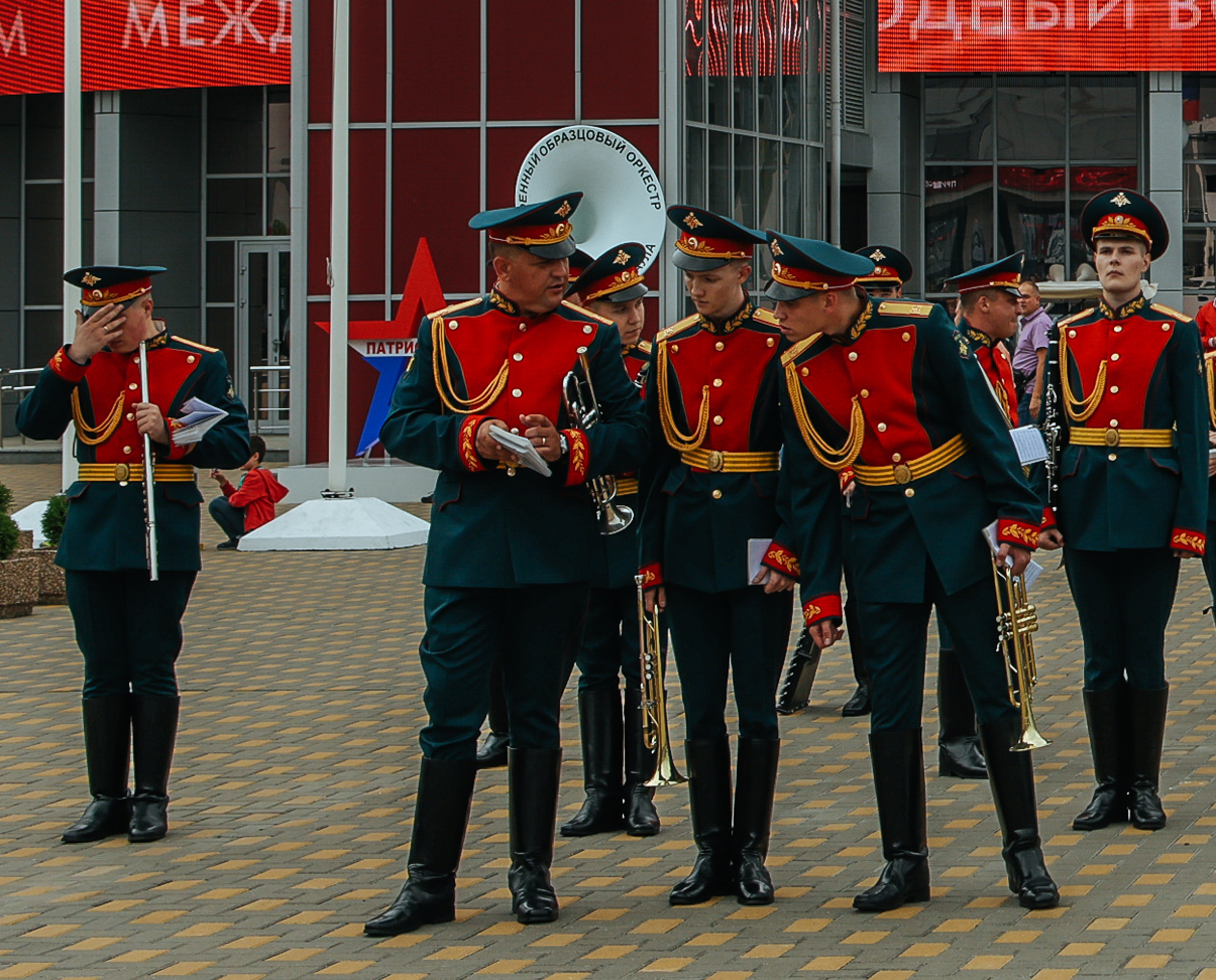 ARMY2022. Репортажный, архитектурный, театральный и файн-арт фотограф Лена Мельникова в Москве