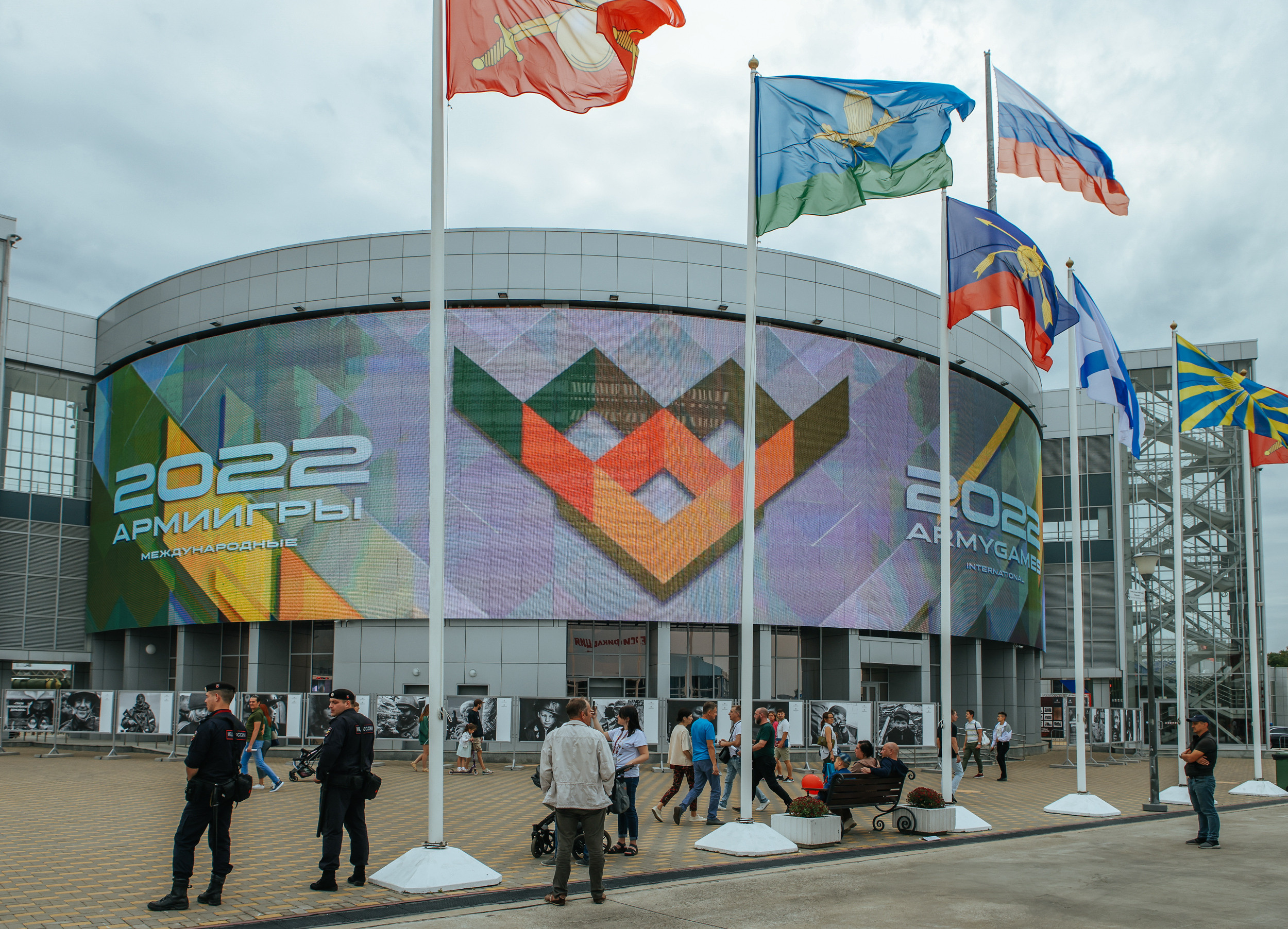 ARMY2022. Репортажный, архитектурный, театральный и файн-арт фотограф Лена Мельникова в Москве