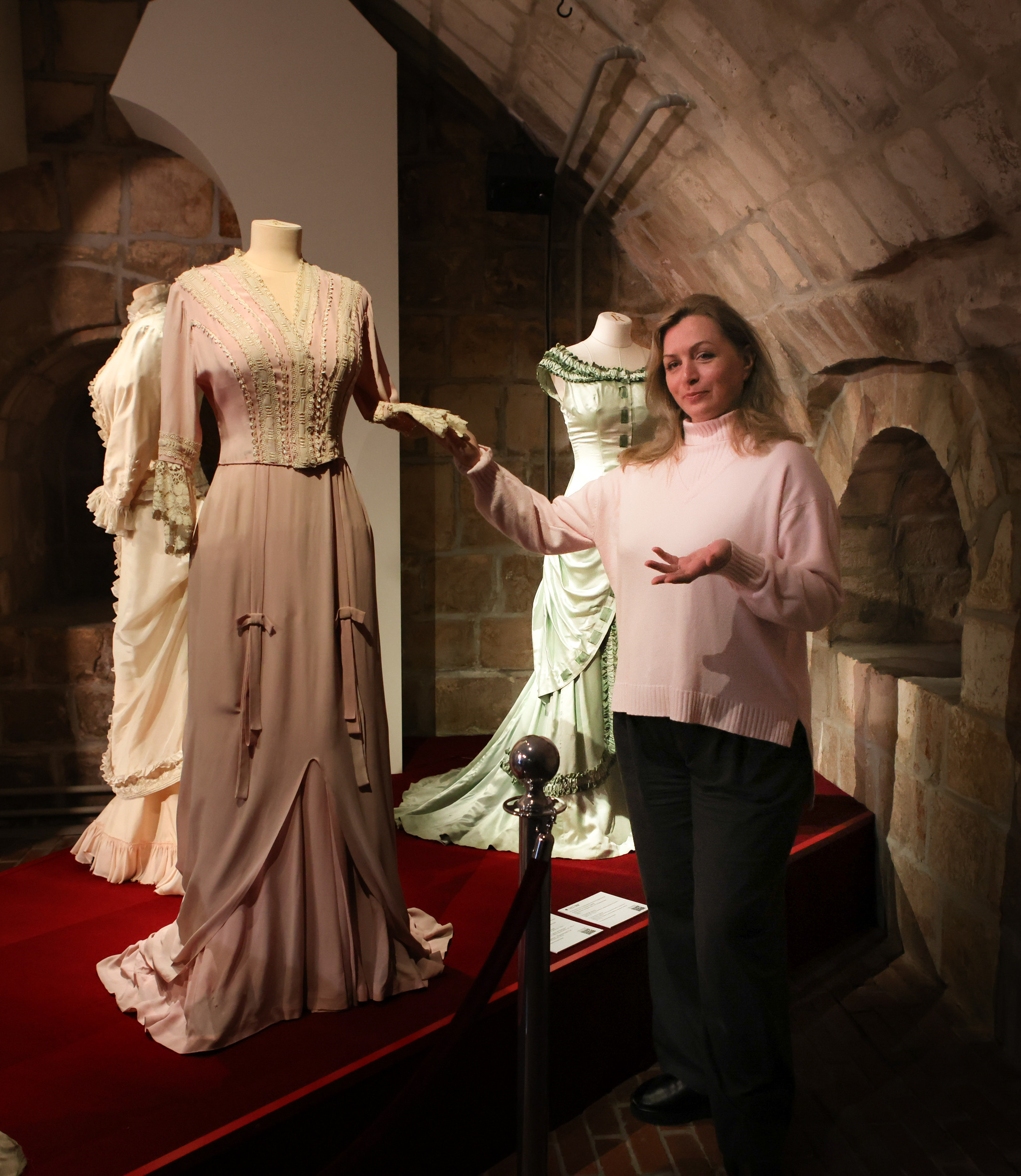 ЛАМАНОВА. Репортажный, архитектурный, театральный и файн-арт фотограф Лена Мельникова в Москве