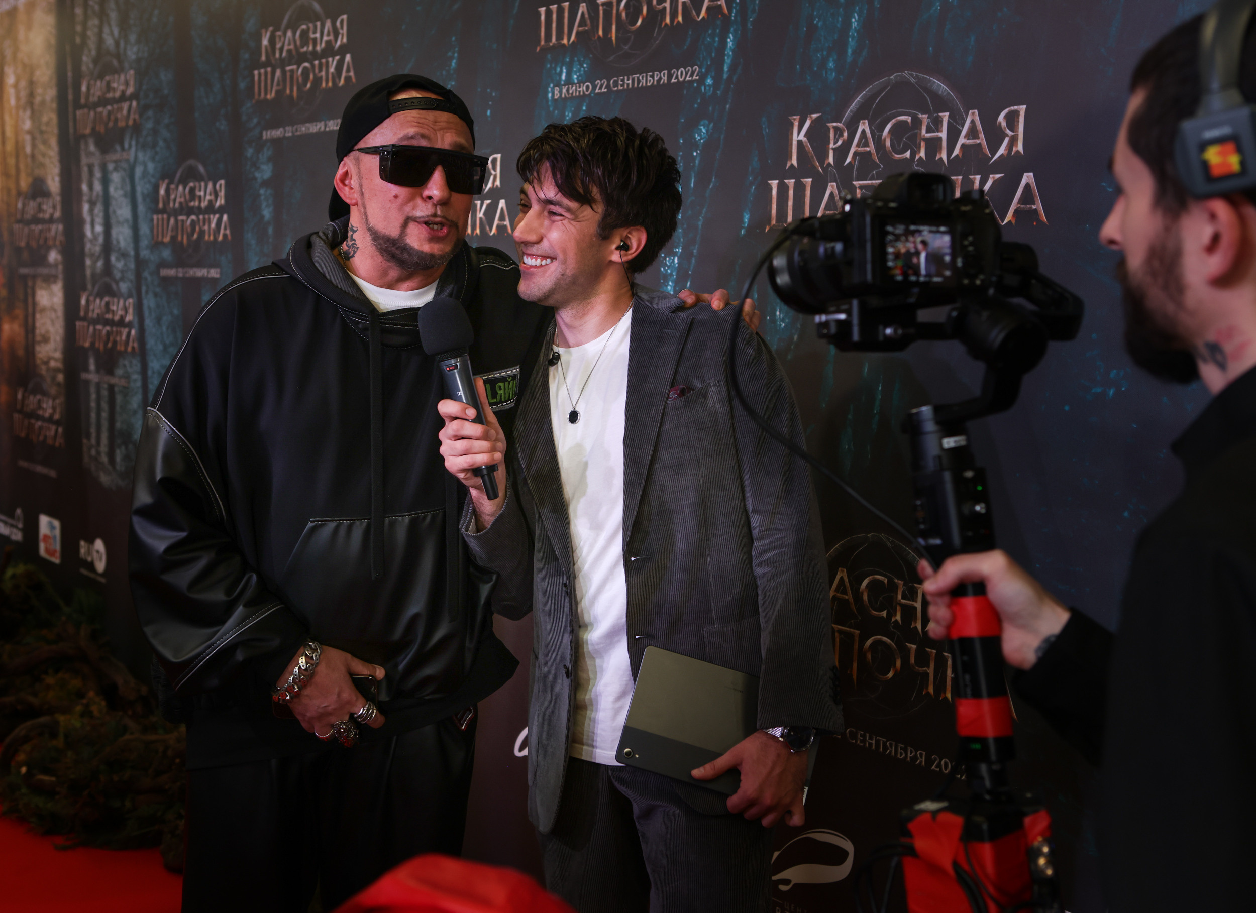 Премьера «Красной шапочки"в Октябре (красная дорожка). Reportage, architectural, fine art photographer Lena Melnikova in Moscow