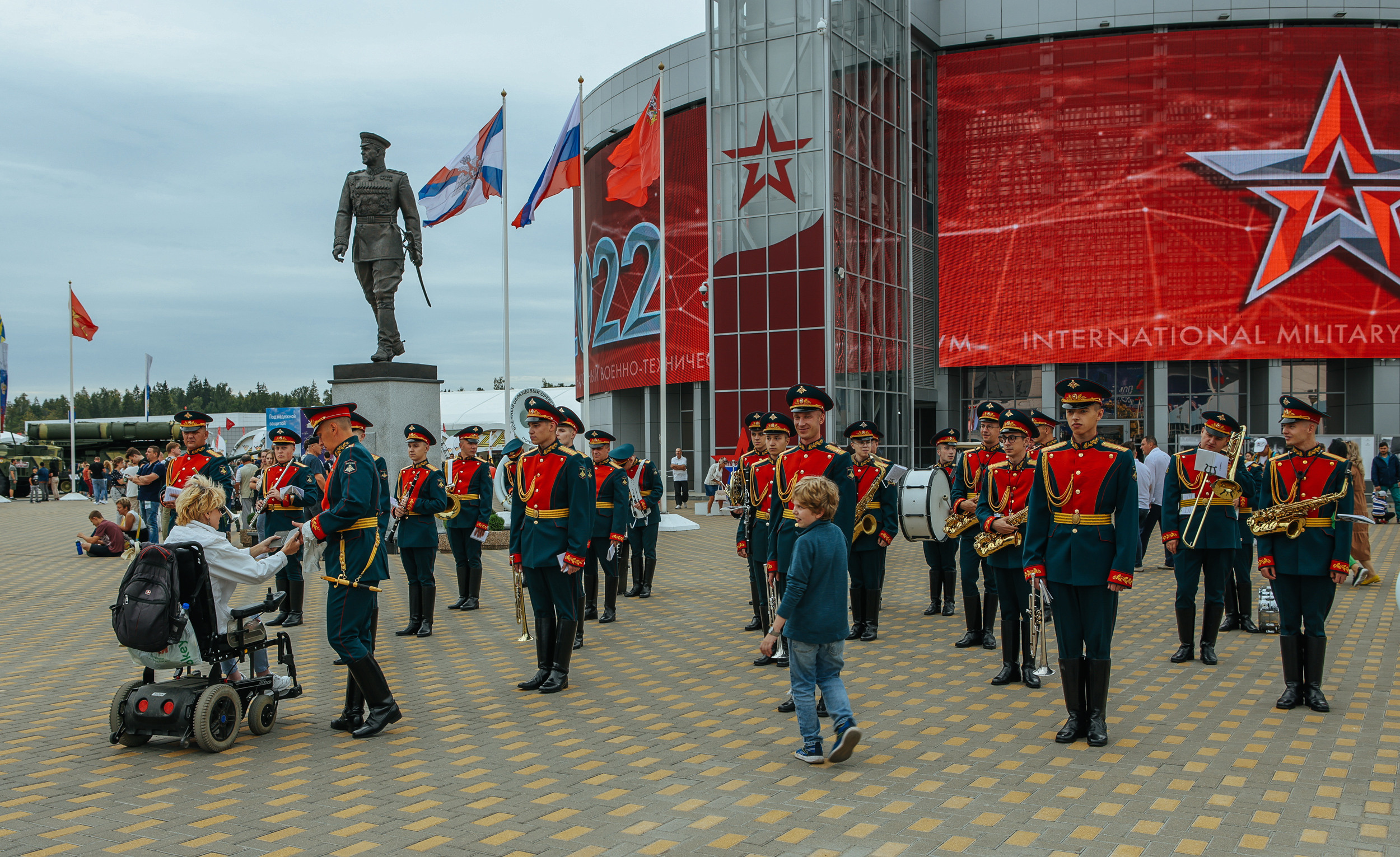 ARMY2022. Репортажный, архитектурный, театральный и файн-арт фотограф Лена Мельникова в Москве