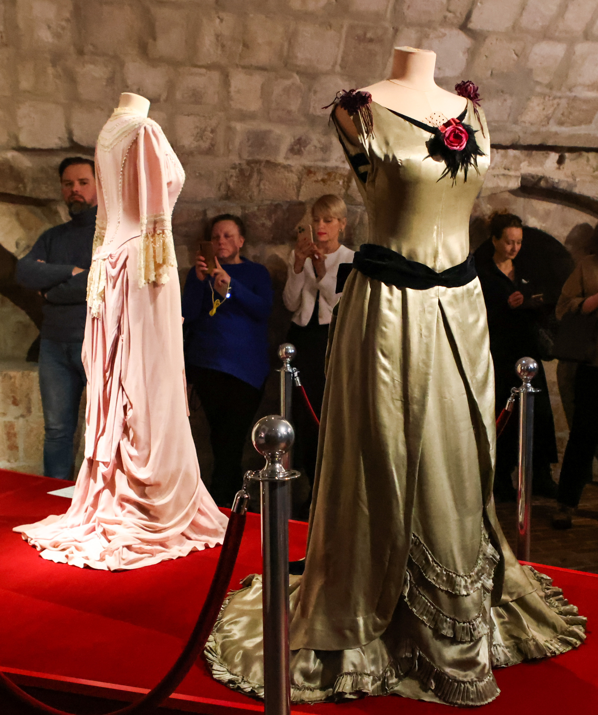 ЛАМАНОВА. Репортажный, архитектурный, театральный и файн-арт фотограф Лена Мельникова в Москве