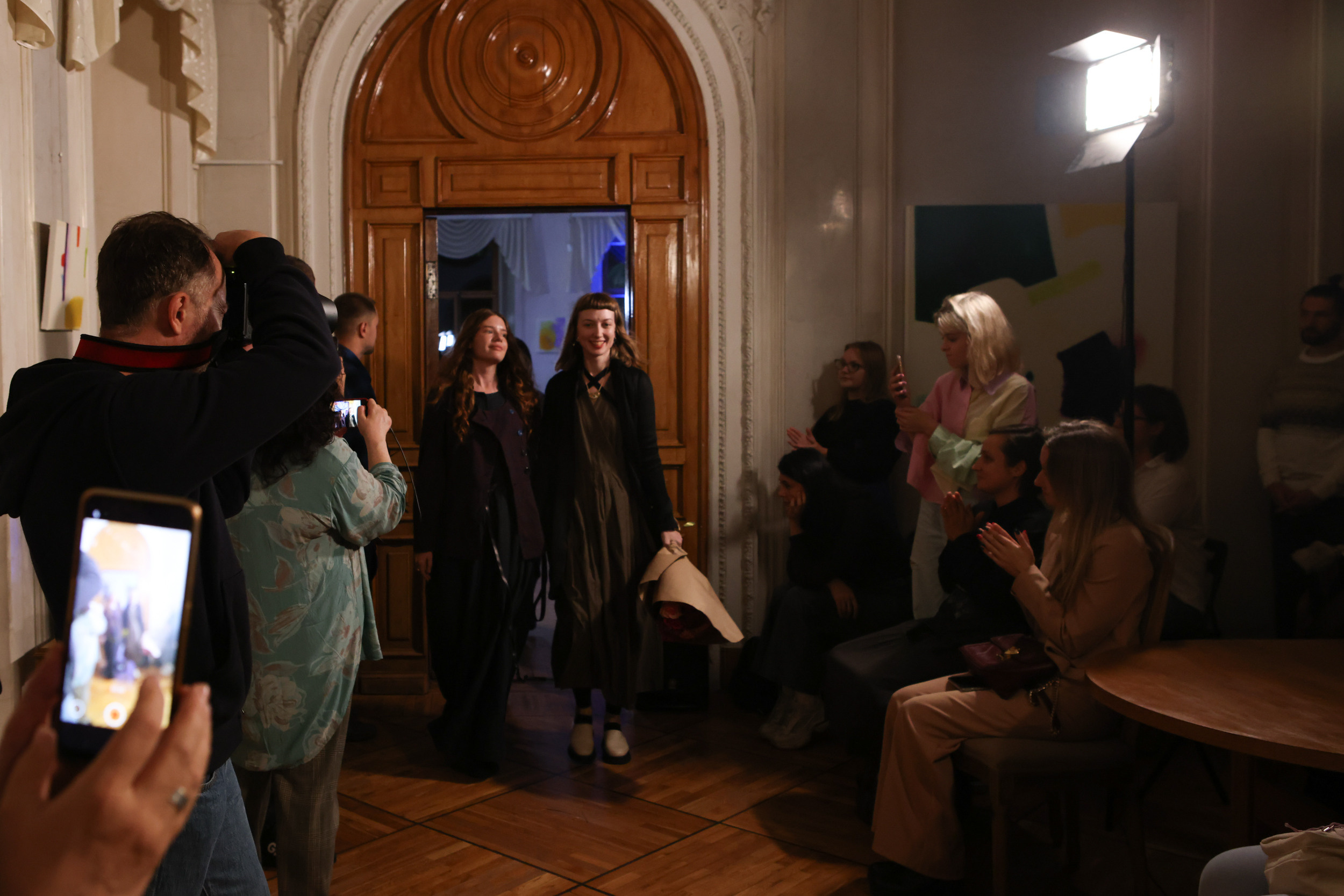 Модный показ в библиотеке им. Пушкина. Репортажный, архитектурный, театральный и файн-арт фотограф Лена Мельникова в Москве