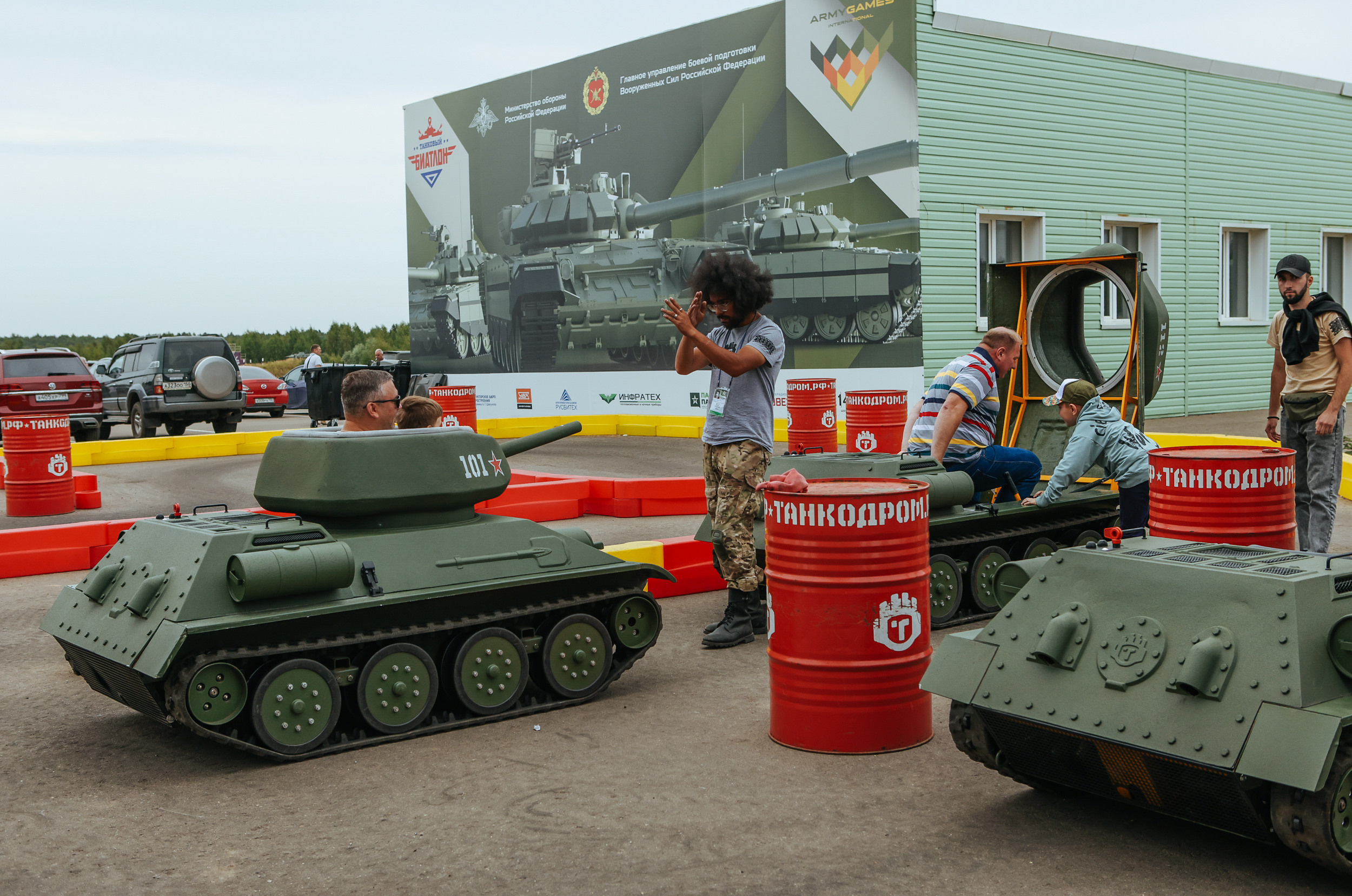 ARMY2022. Репортажный, архитектурный, театральный и файн-арт фотограф Лена Мельникова в Москве