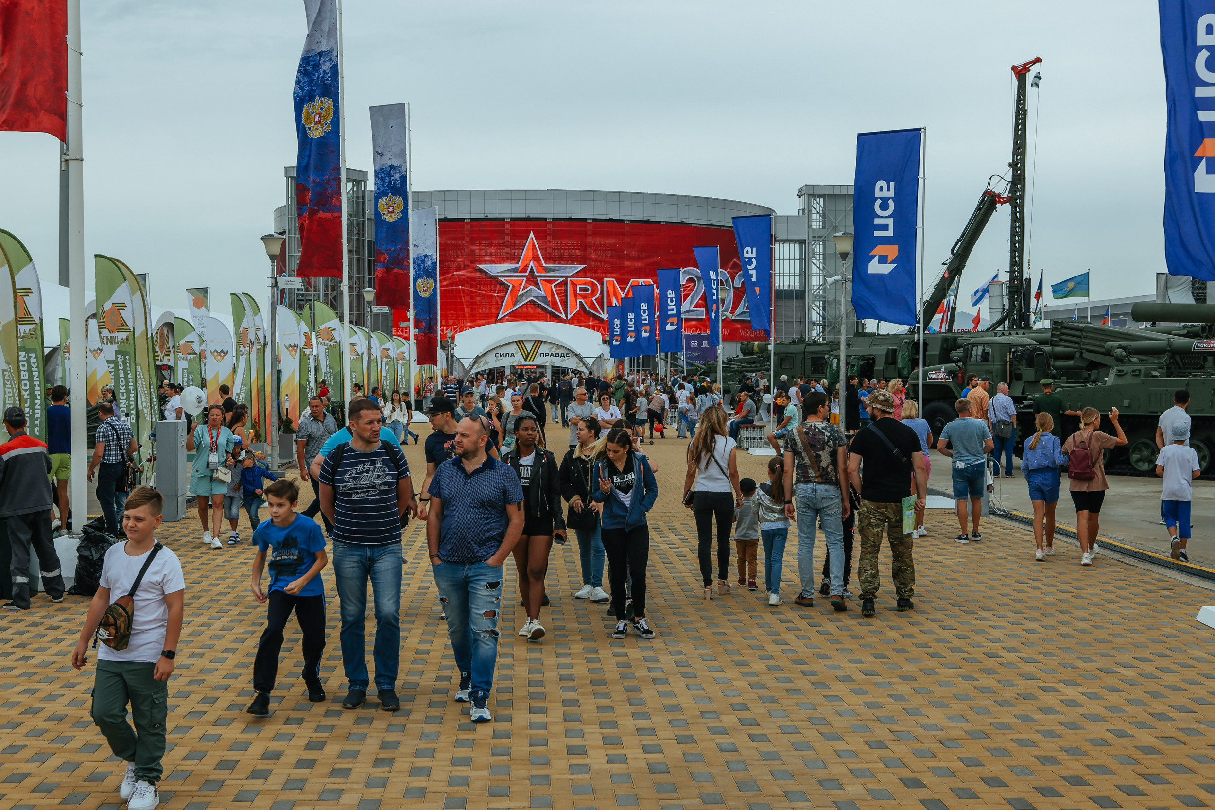 ARMY2022. Репортажный, архитектурный, театральный и файн-арт фотограф Лена Мельникова в Москве