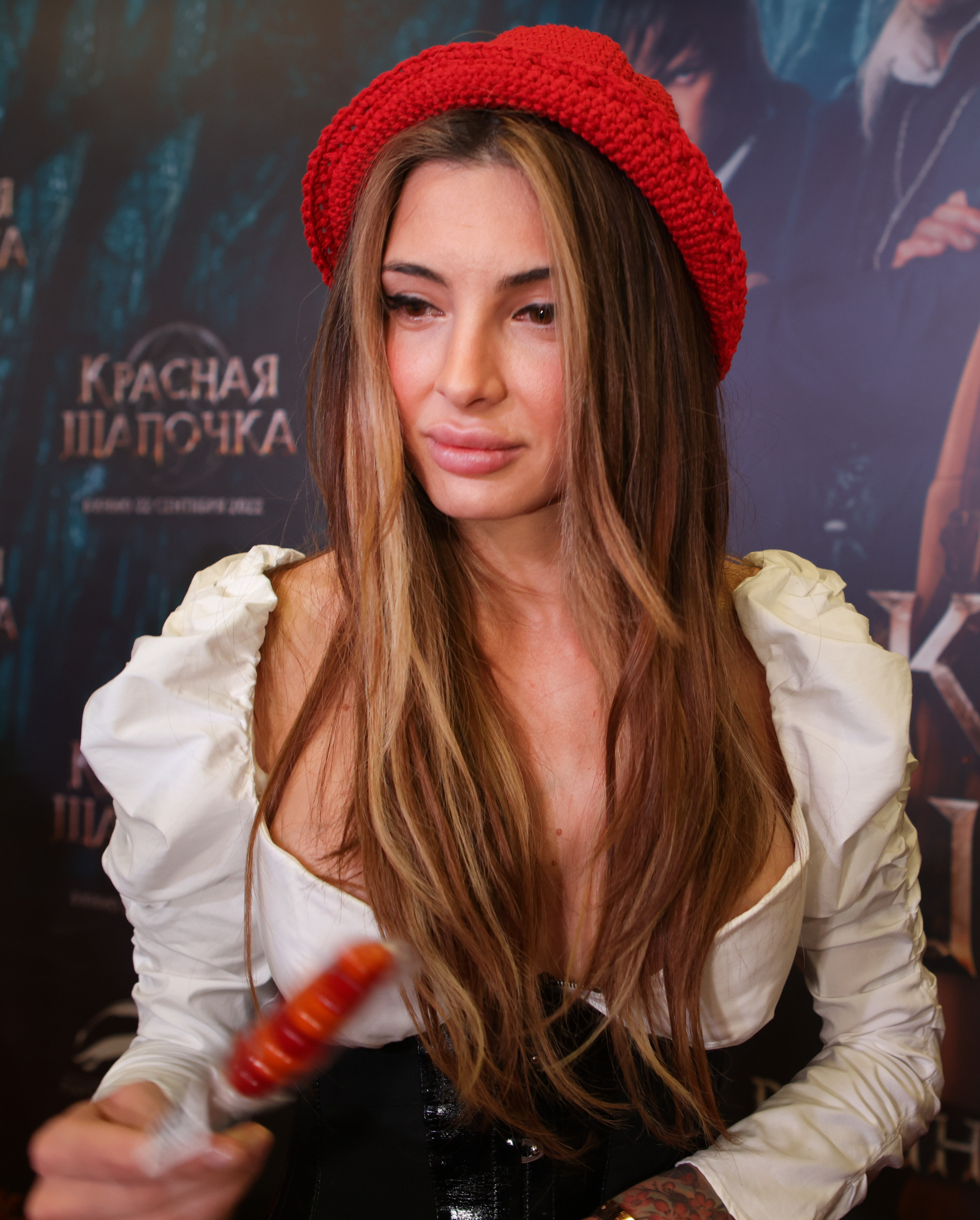 Премьера «Красной шапочки"в Октябре (красная дорожка). Reportage, architectural, fine art photographer Lena Melnikova in Moscow