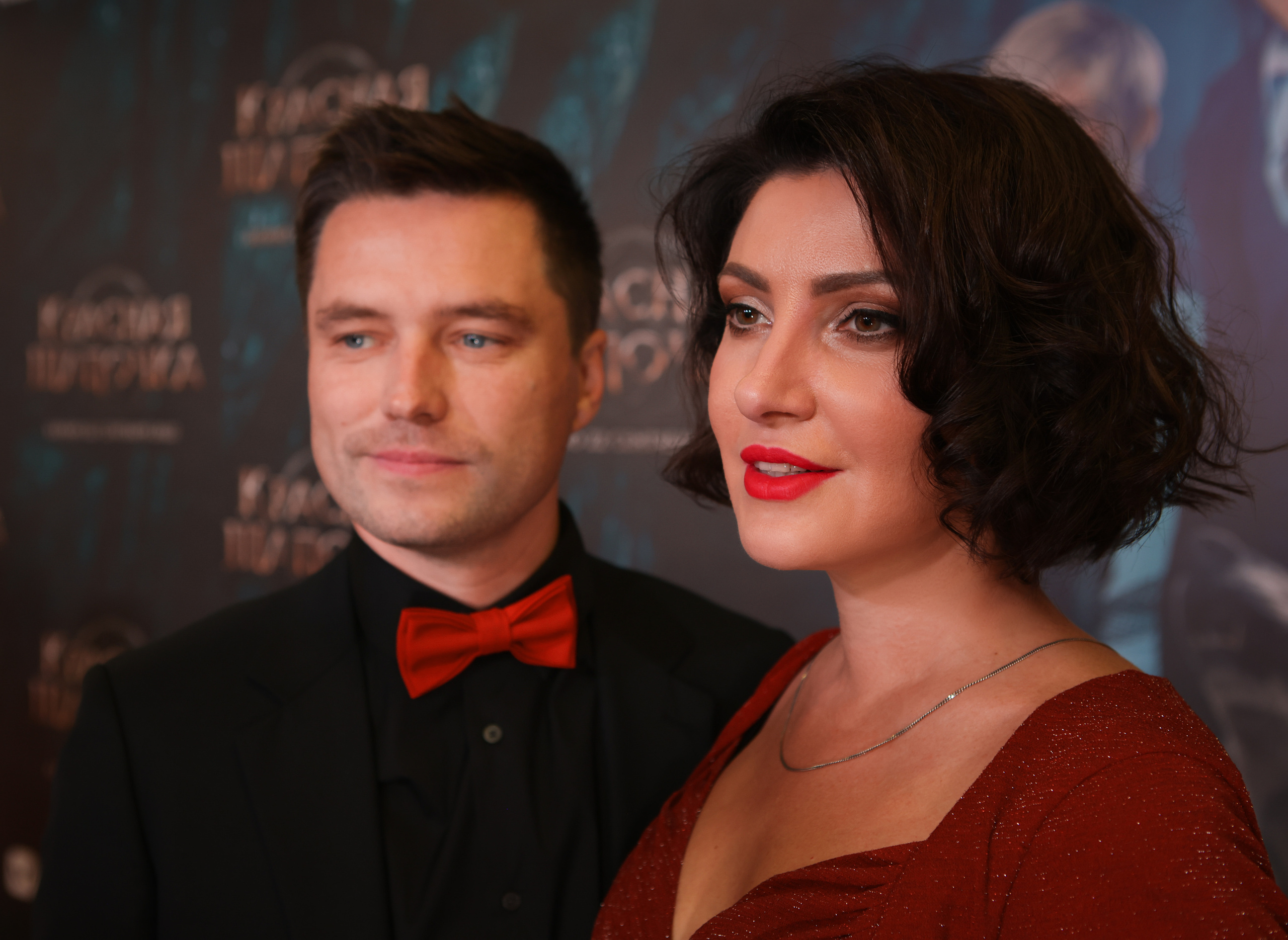 Премьера «Красной шапочки"в Октябре (красная дорожка). Reportage, architectural, fine art photographer Lena Melnikova in Moscow